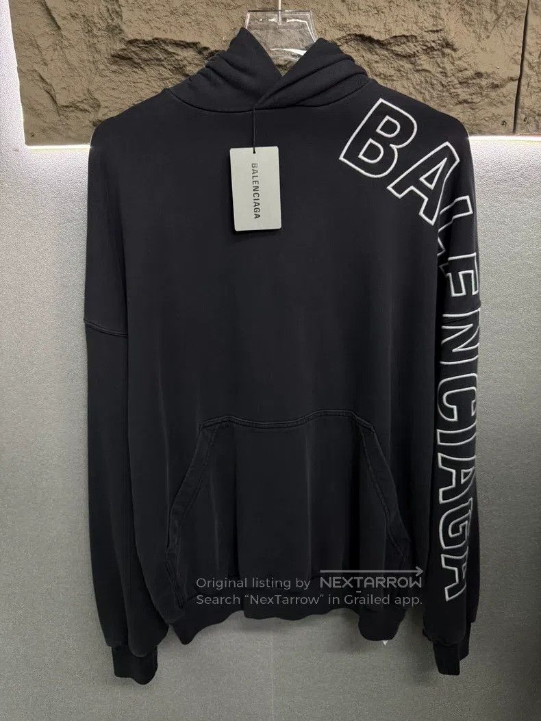 Balenciaga Balenciaga Side Logo Embroidered Washed Sweater Size US S / EU 44-46 / 1 - 1 Thumbnail