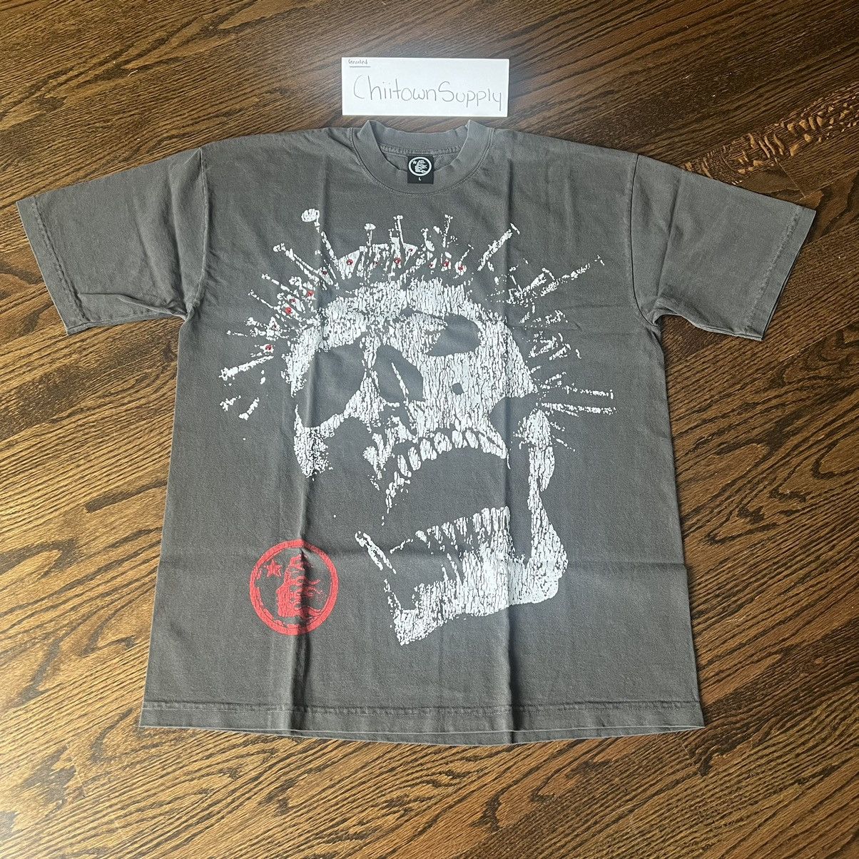 image of Hellstar Crowned Skull Tee Size Small in Grey, Men's