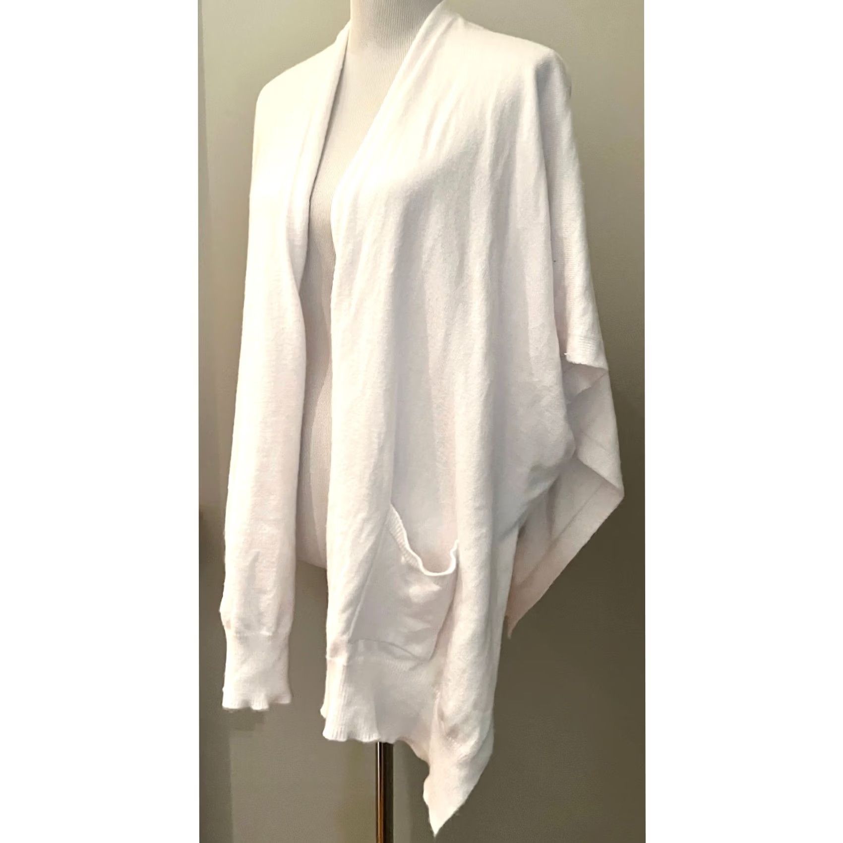 Vintage Coco + Carmen Kimono Cardigan White Shawl Sweater Pockets Women’s One Size Size ONE SIZE - 2 Thumbnail