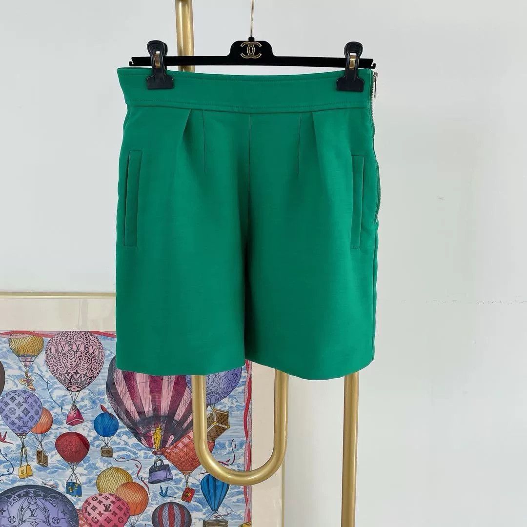 Louis Vuitton Louis Vuitton Green Shorts Size 40 Size 40" / US 18 - 1 Thumbnail