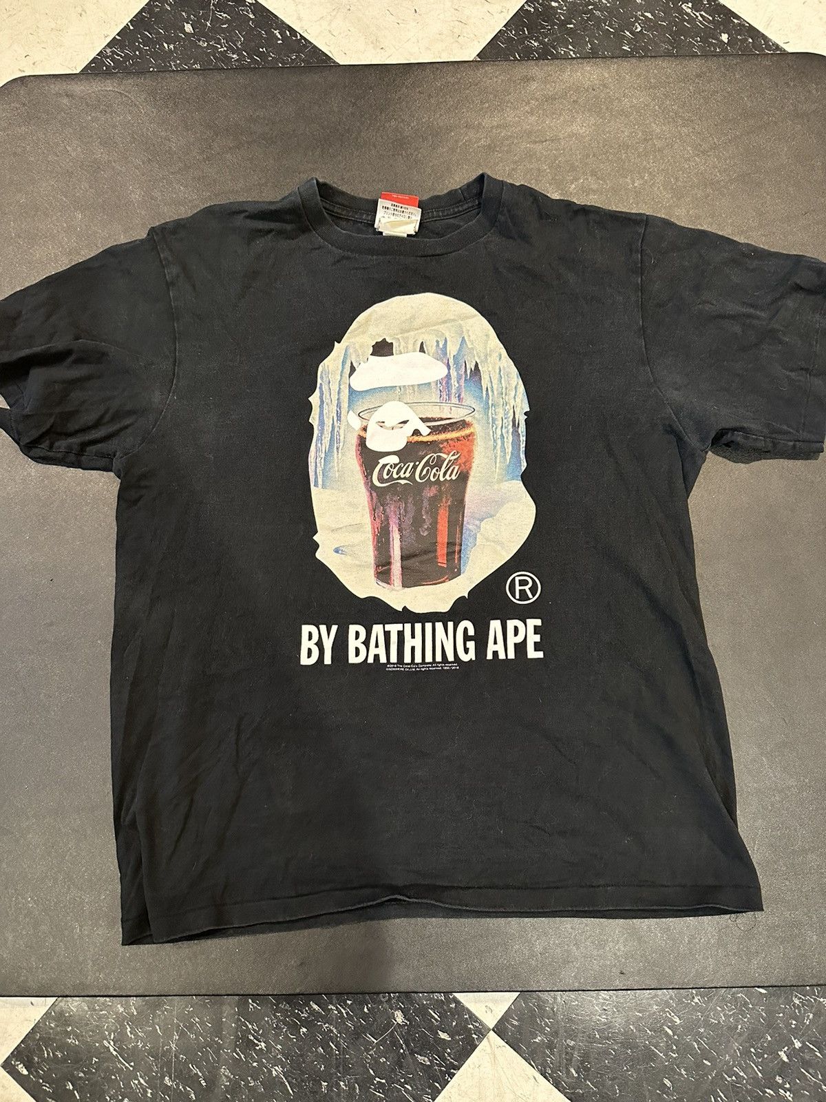 Bape × Coca Cola 2016 Bape x Coca Cola Tee Size US L / EU 52-54 / 3 - 1 Thumbnail