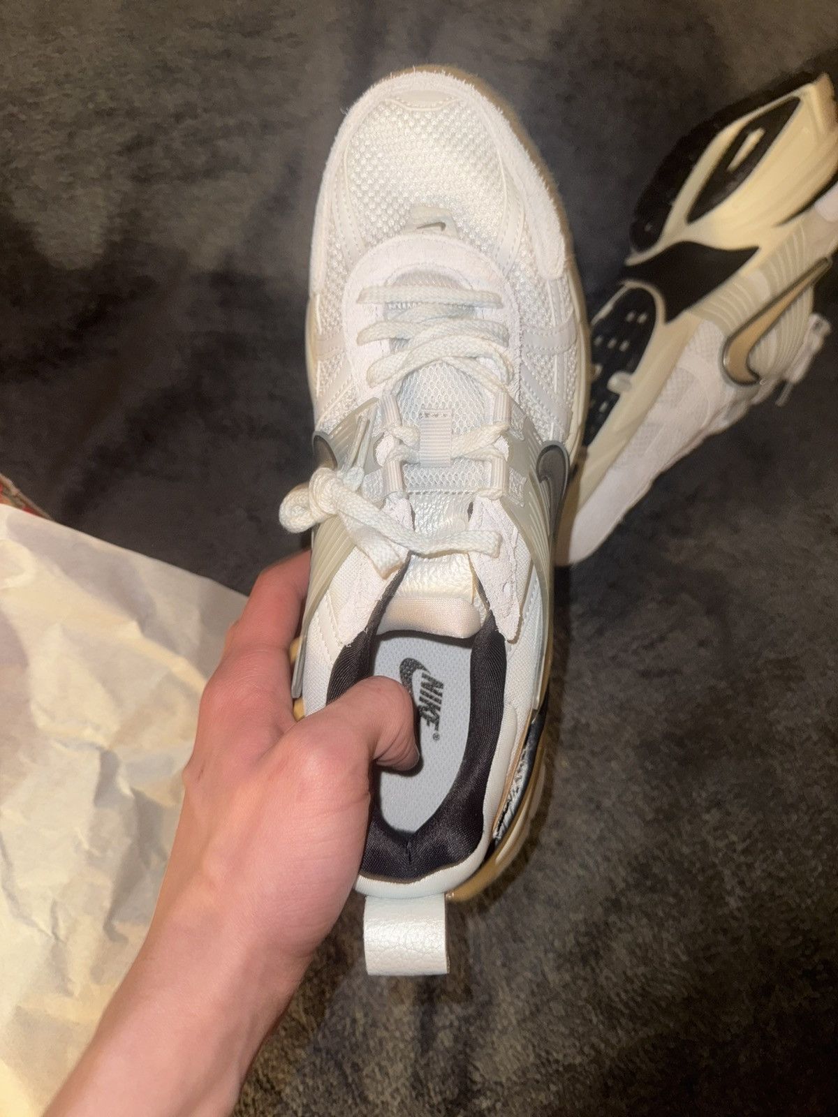 Nike W Nike V2K RUN Size US 9 / EU 42 - 3 Thumbnail