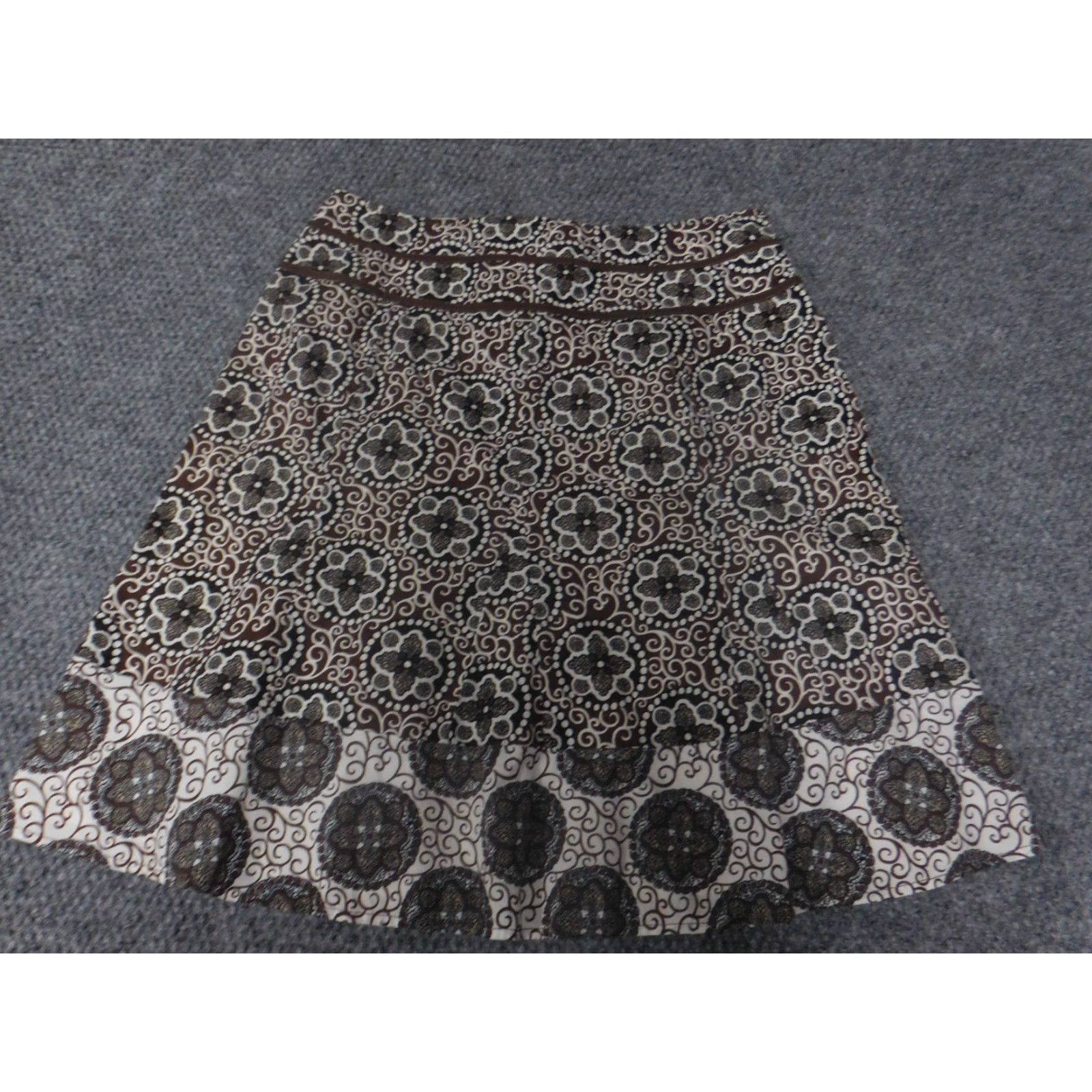 Ann Taylor Ann Taylor Skirt Womens Knee Length A-Line Brown Floral Lined Zipper Ruffles Knit Polyester 2 Casual Fall Womens Size 26" / US 2 / IT 38 - 6 Thumbnail