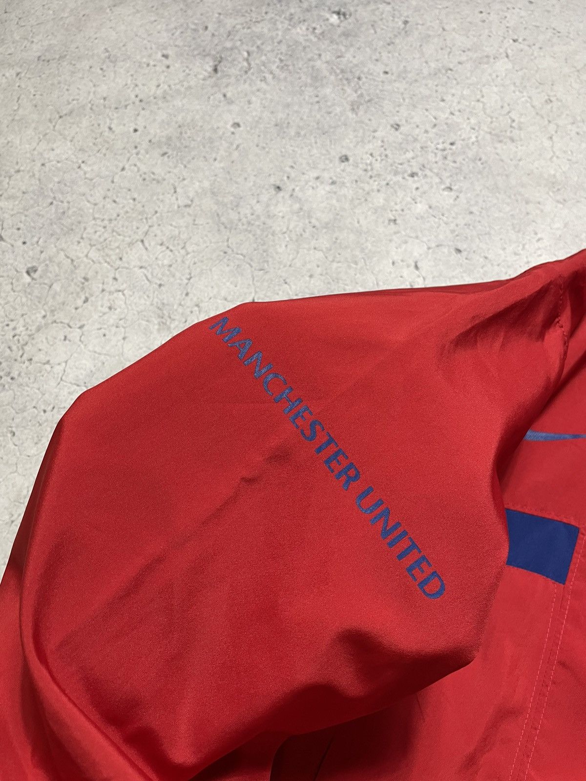 Nike Vintage Nylon Windbreaker Jacket Nike Manchester United Y2K Size US S / EU 44-46 / 1 - 8 Thumbnail