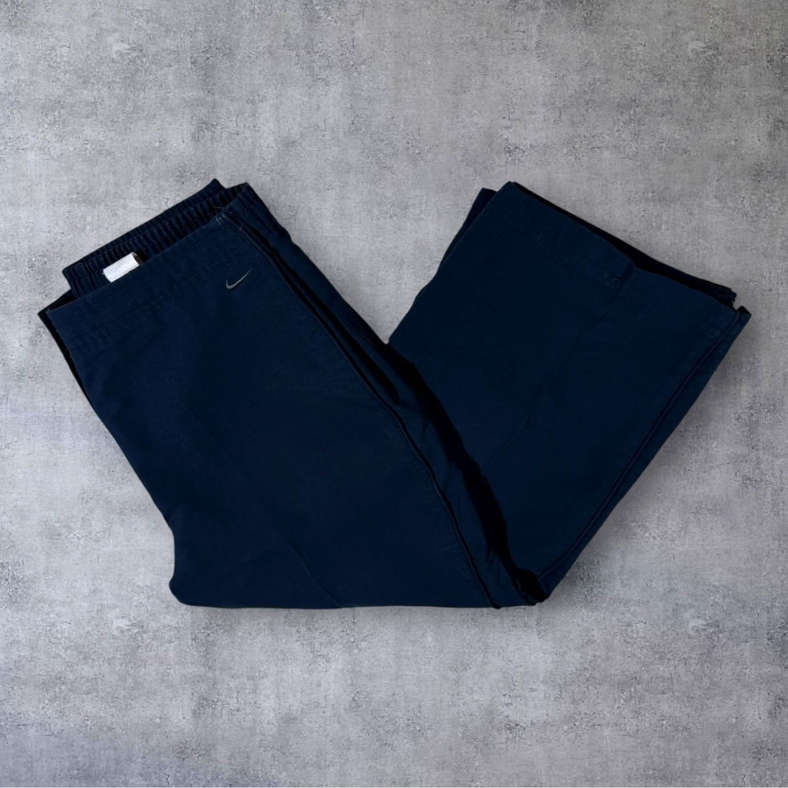 Nike Nike Mini Logo Navy Blue 3/4 Length Capri Pants Shorts Women's M Activewear Nike Shorts Capris Navy Blue 00s Mens Womens? Size 32" / US 10 / IT 46 - 5 Thumbnail