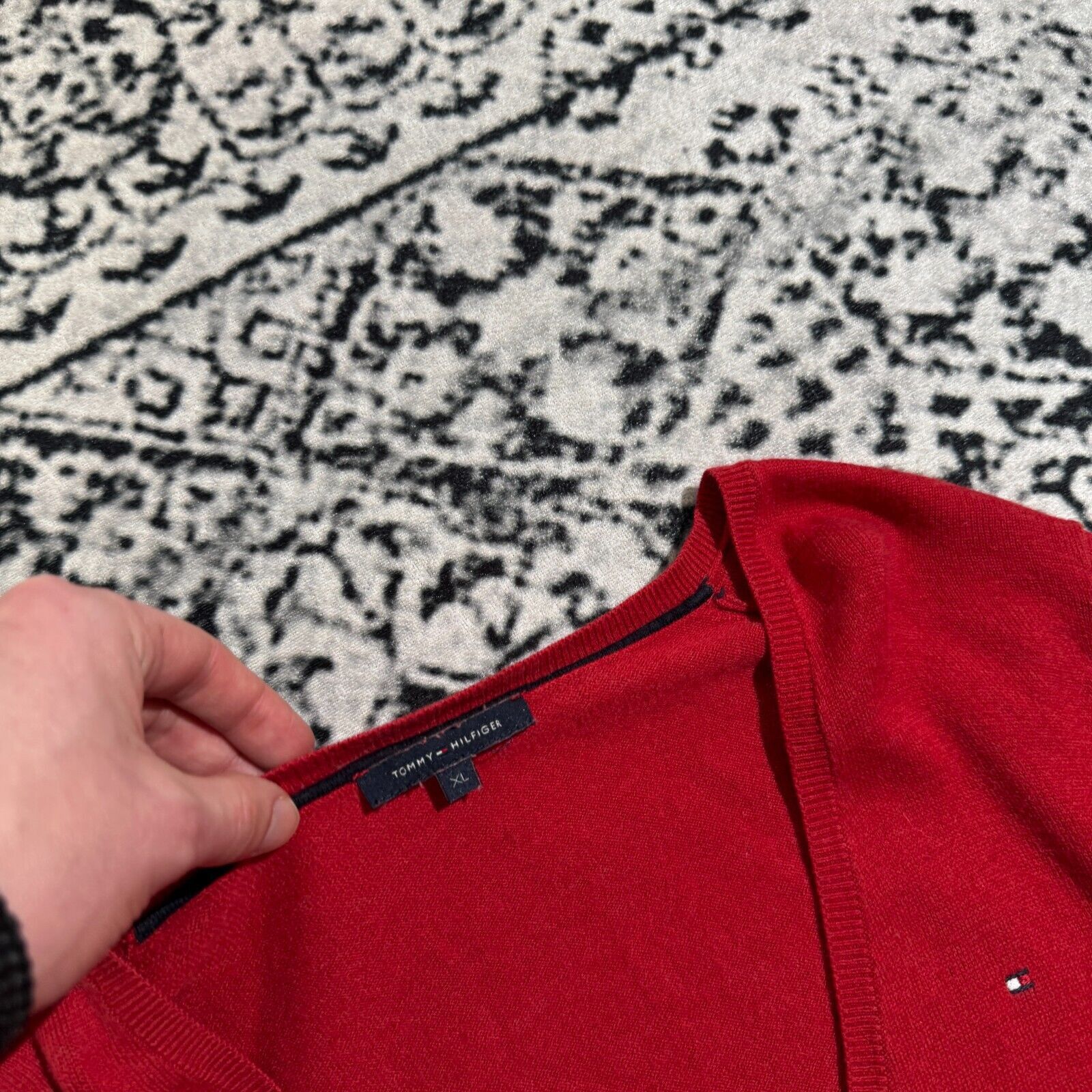Tommy Hilfiger × Vintage Vintage Tommy Hilfiger Unisex Red Cotton Sweater Size XL Size US XL / EU 56 / 4 - 5 Thumbnail