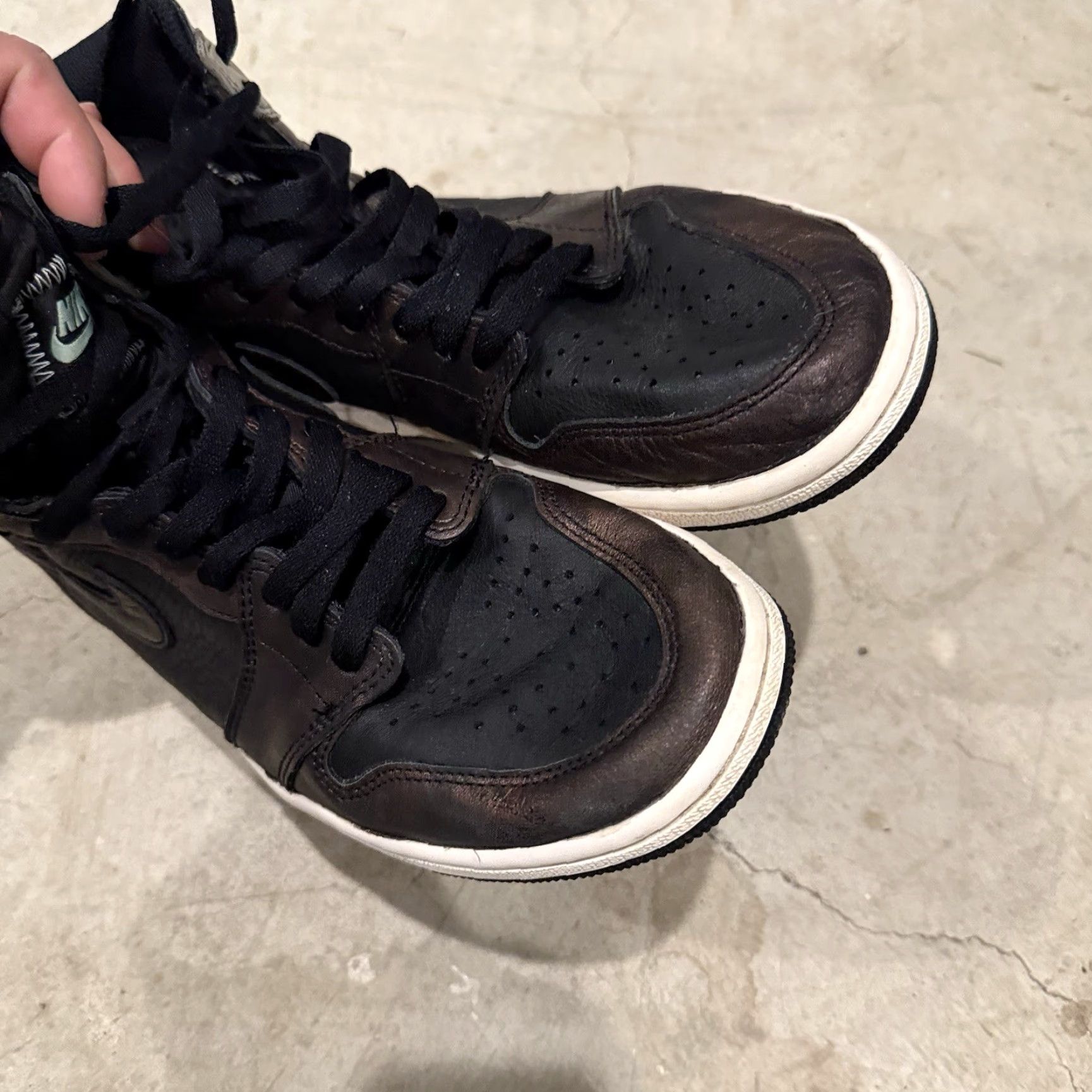 Jordan Brand Nike Air Jordan 1 Retro High OG Patina Rust Shadow Sneaker USA 9.5 555088-033 Men Black Leather High Top Size US 9 / EU 42 - 4 Thumbnail