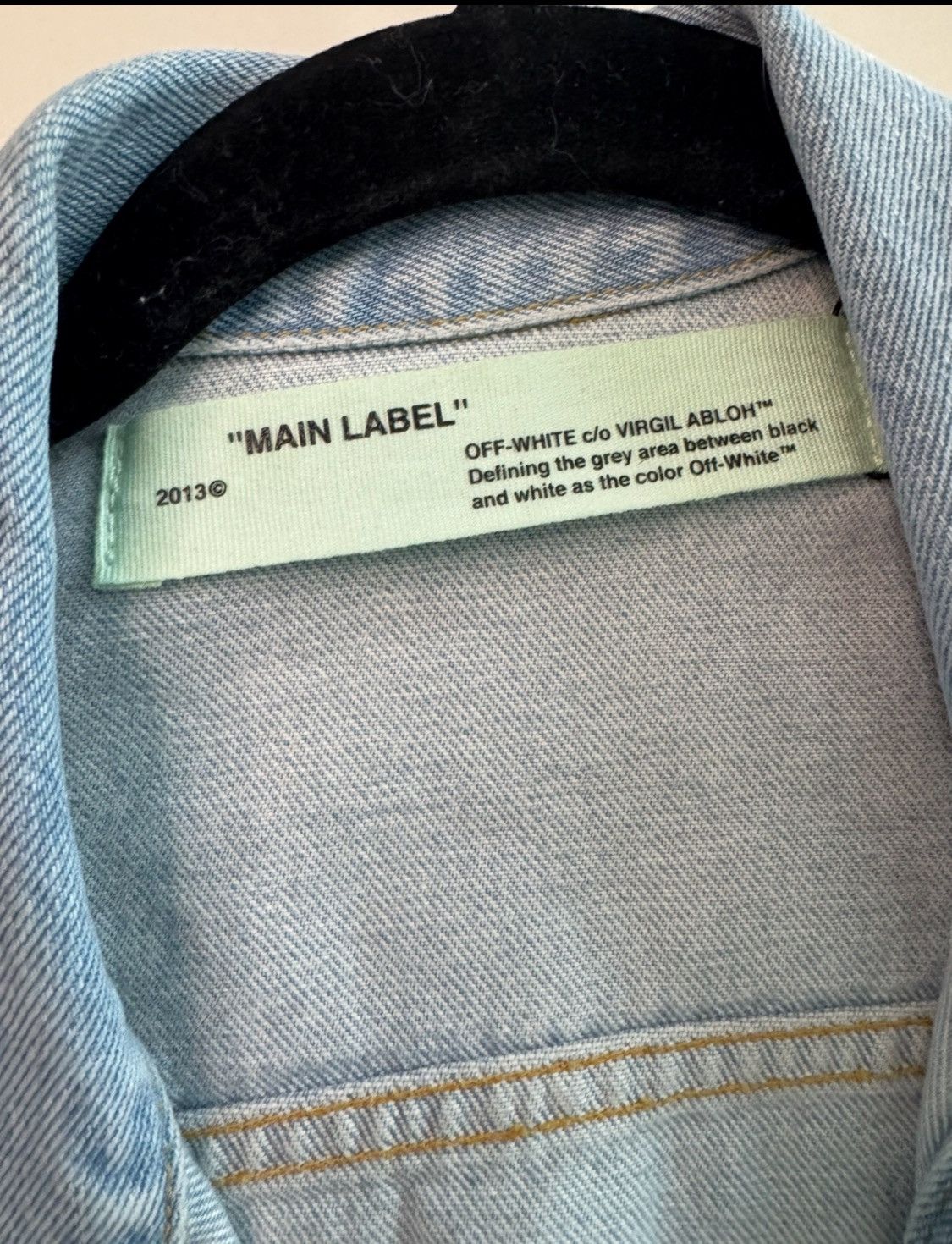 Off-White AUTHENTIC Off-White “Not Real” Graphic Denim Jacket Size US S / EU 44-46 / 1 - 4 Thumbnail