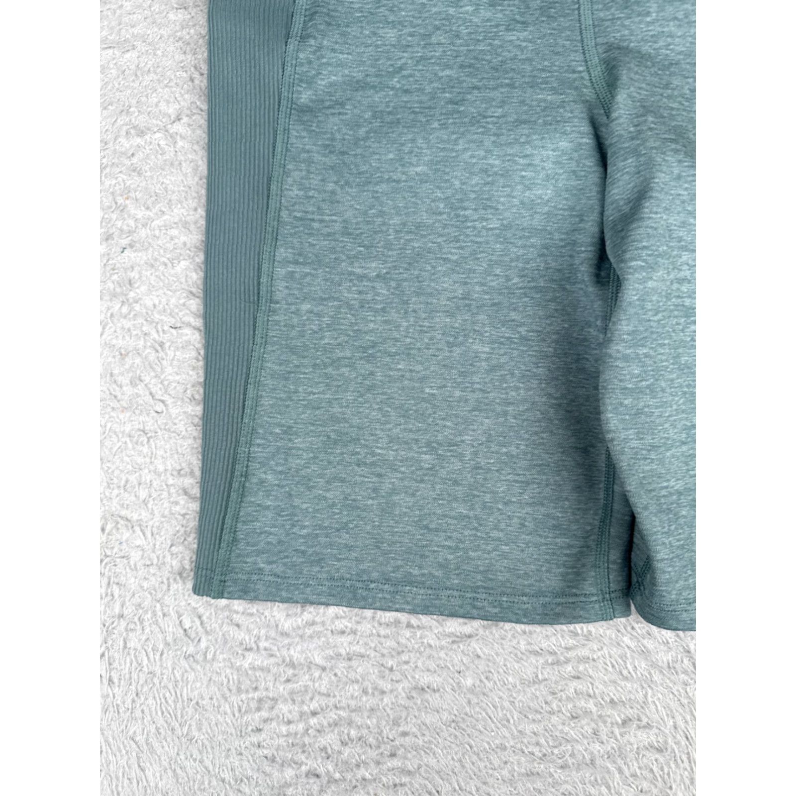 The North Face The North Face Shorts Women Medium Blue EA Dune Sky 9" Tight Shorts Yoga Hike Size 32" / US 10 / IT 46 - 3 Thumbnail
