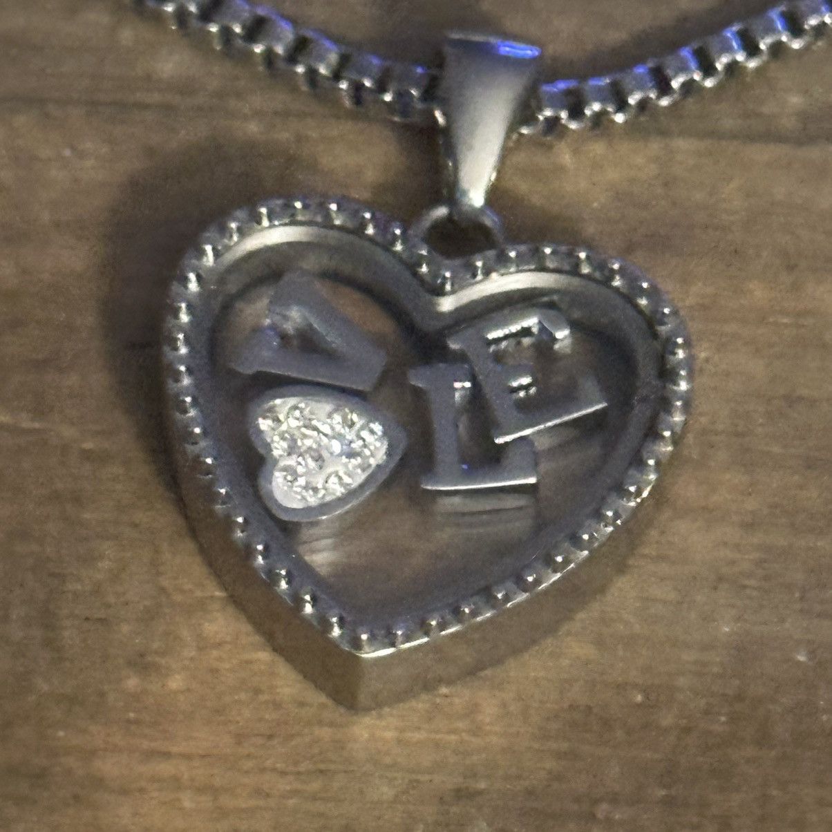 Other Heart shaped floating LOVE charm locket pendant necklace Size ONE SIZE - 3 Thumbnail