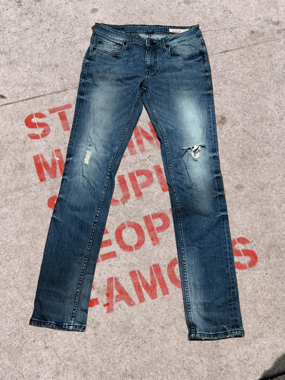 Ed Hardy Vintage Ed Hardy Jeans Wash distressed pants Size 30" / US 8 / IT 44 - 1 Thumbnail