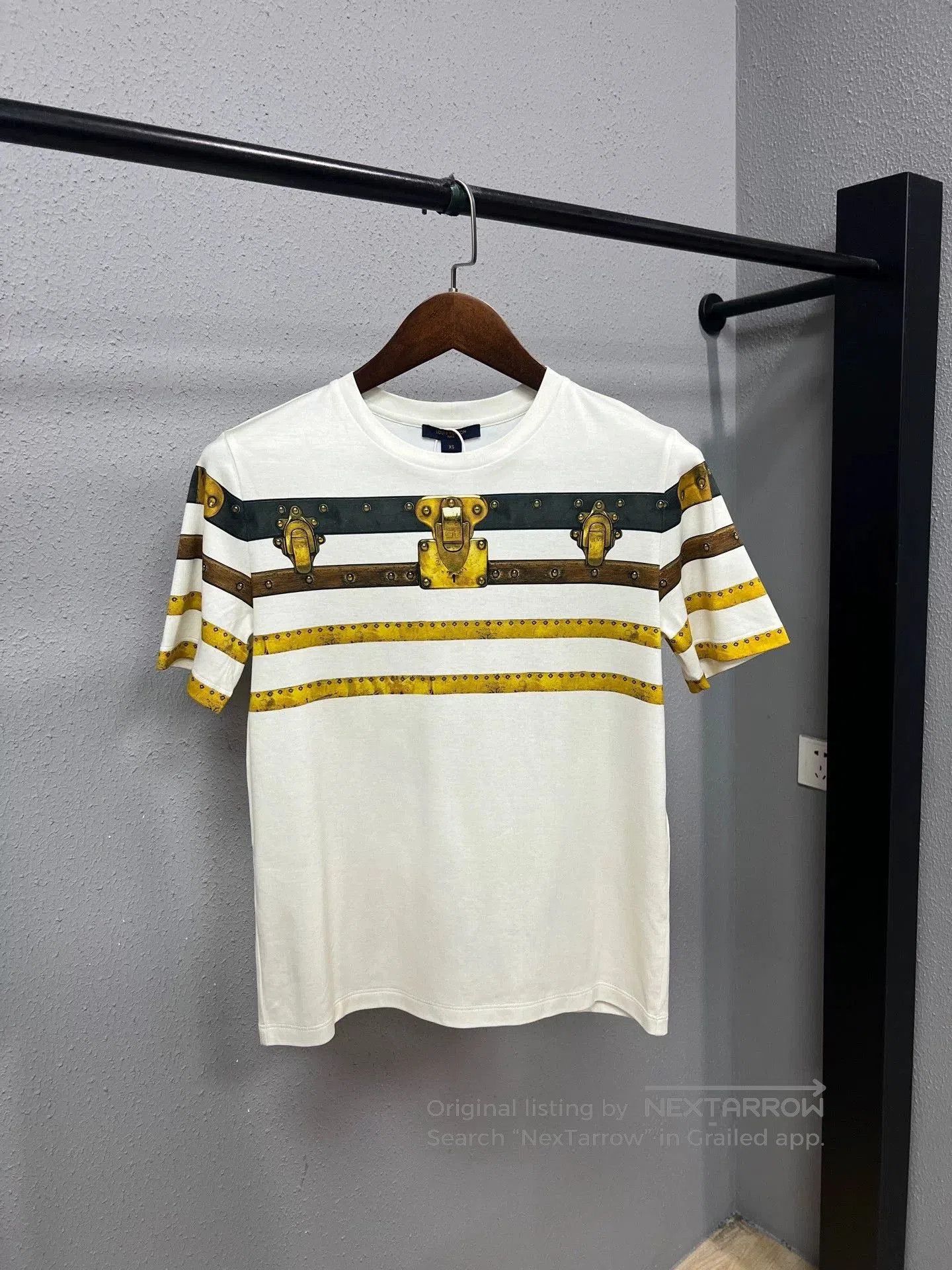 Louis Vuitton lv printed short sleeve t. Size US XS / EU 42 / 0 - 1 Thumbnail