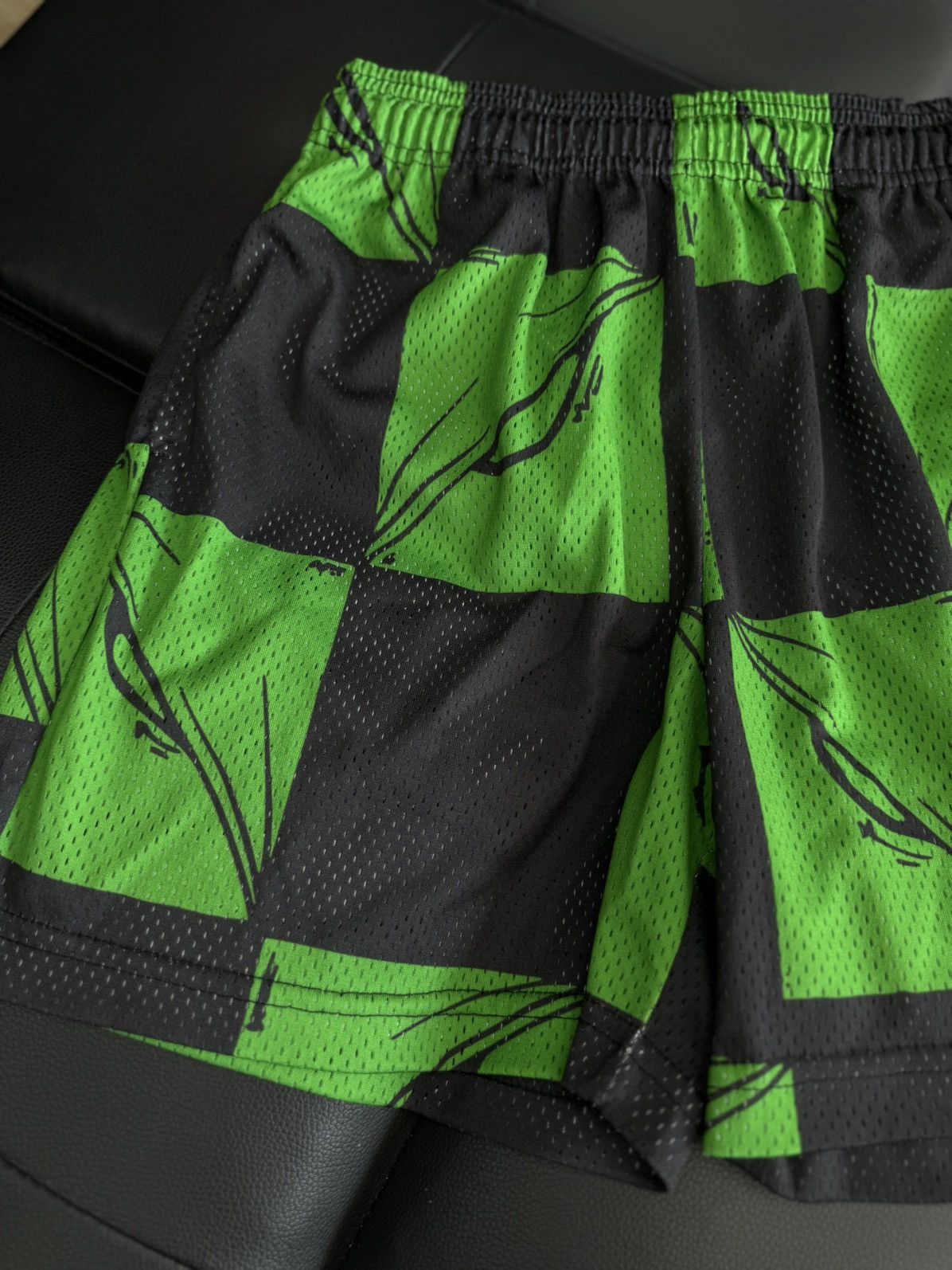Eric Emanuel Eric Emanuel X Matty Boy NYC Green Mesh Shorts (M) NEW Size US 32 / EU 48 - 6 Thumbnail