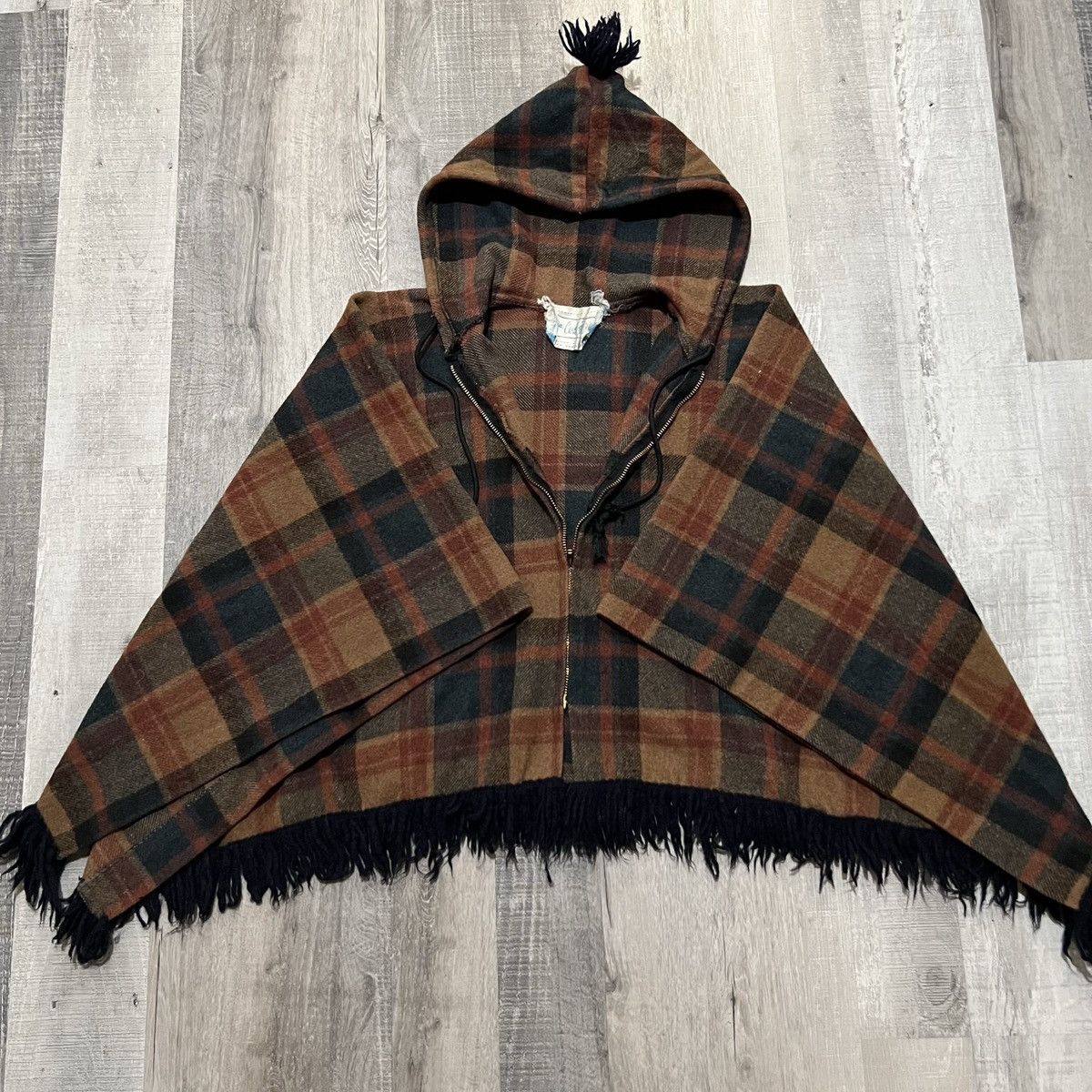Vintage VTG Carol Brent 1960s Orange Plaid Wool Fringe Boho Poncho Size XL / US 12-14 / IT 48-50 - 1 Thumbnail
