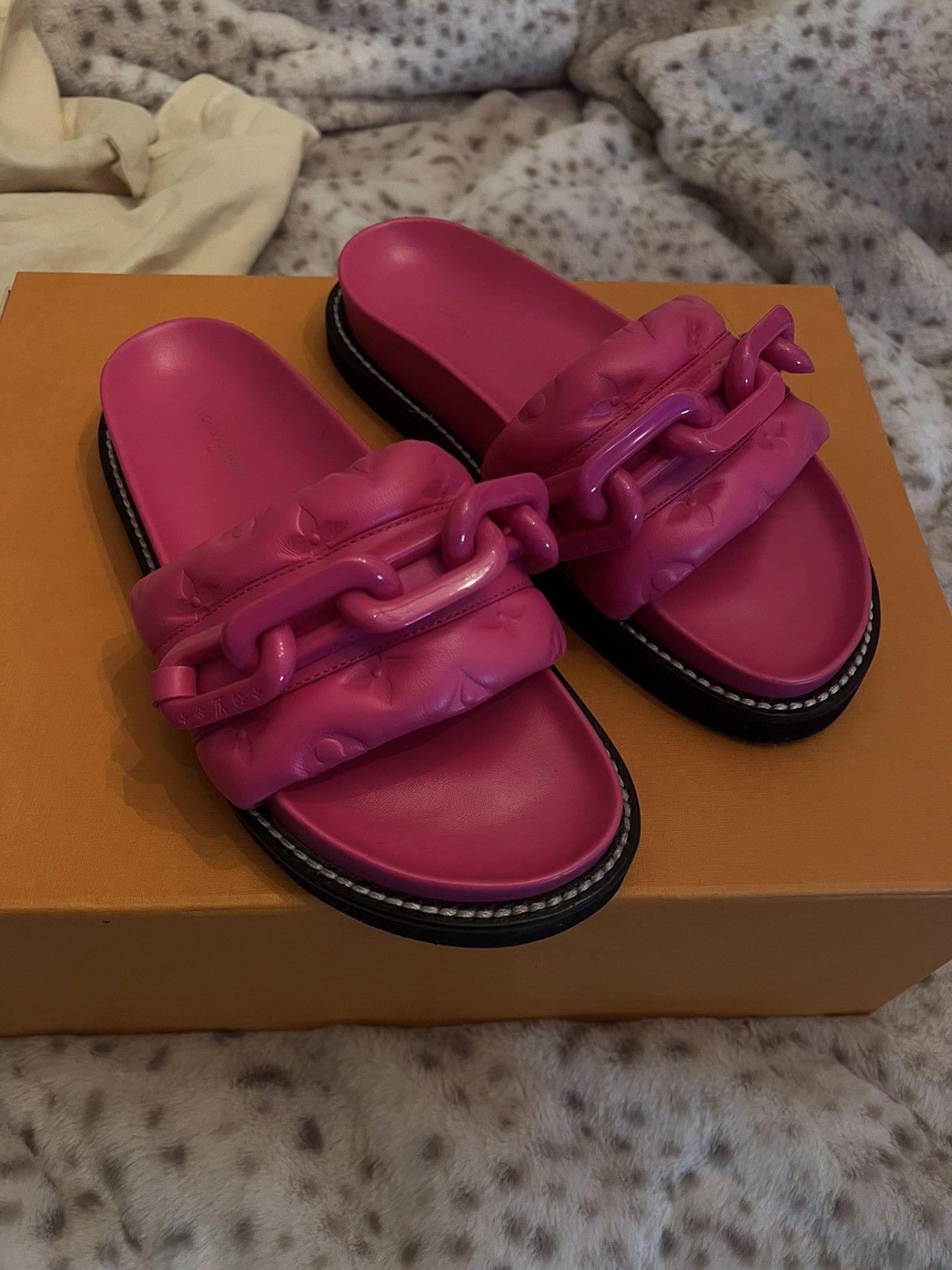 Louis Vuitton Louis Vuitton Bom Dia leather sandal Size US 7 / IT 37 - 4 Thumbnail