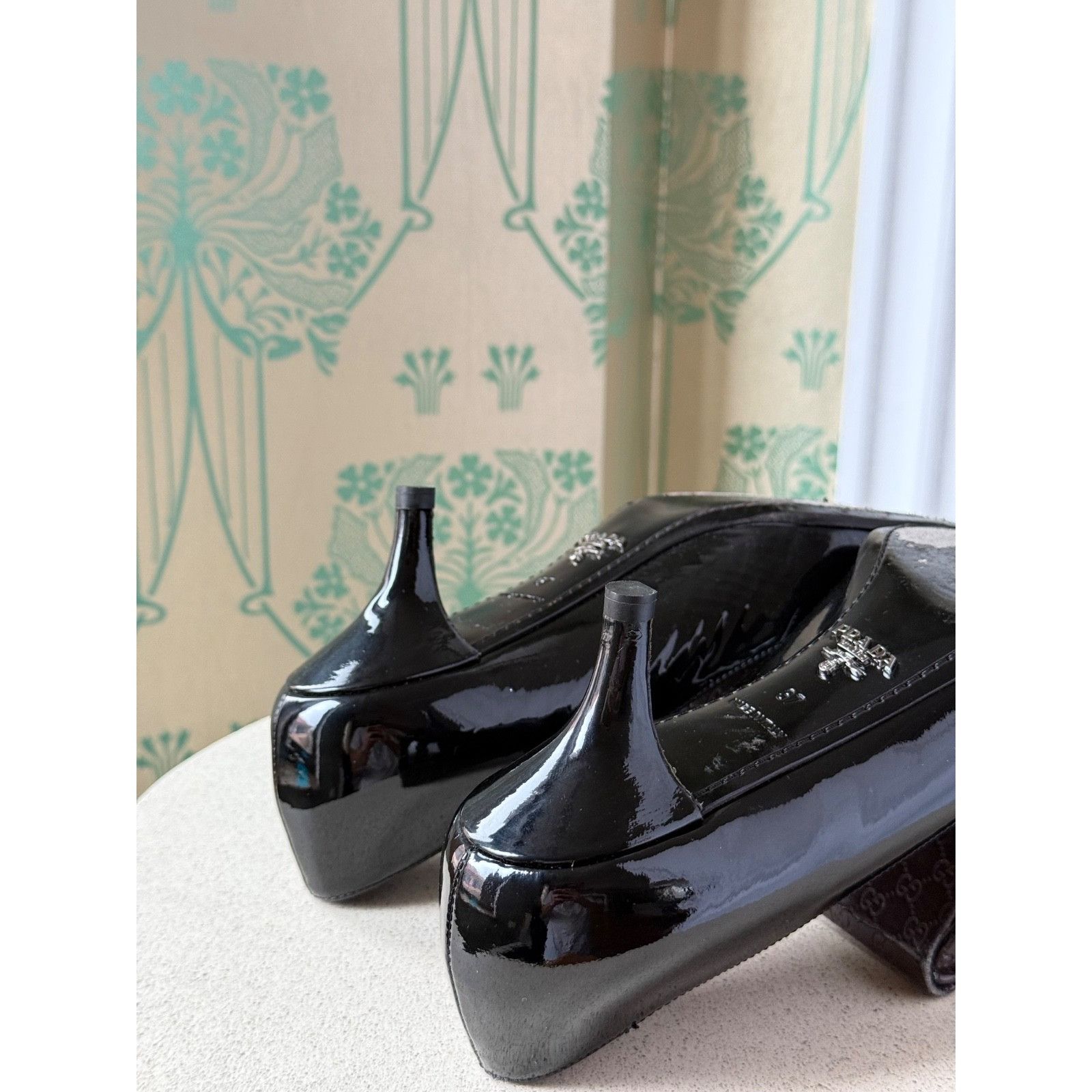 Prada Prada Bow Burgundy Patent Leather Pointed Toe Heels Size: 37 Size US 7.5 / IT 37.5 - 14 Thumbnail