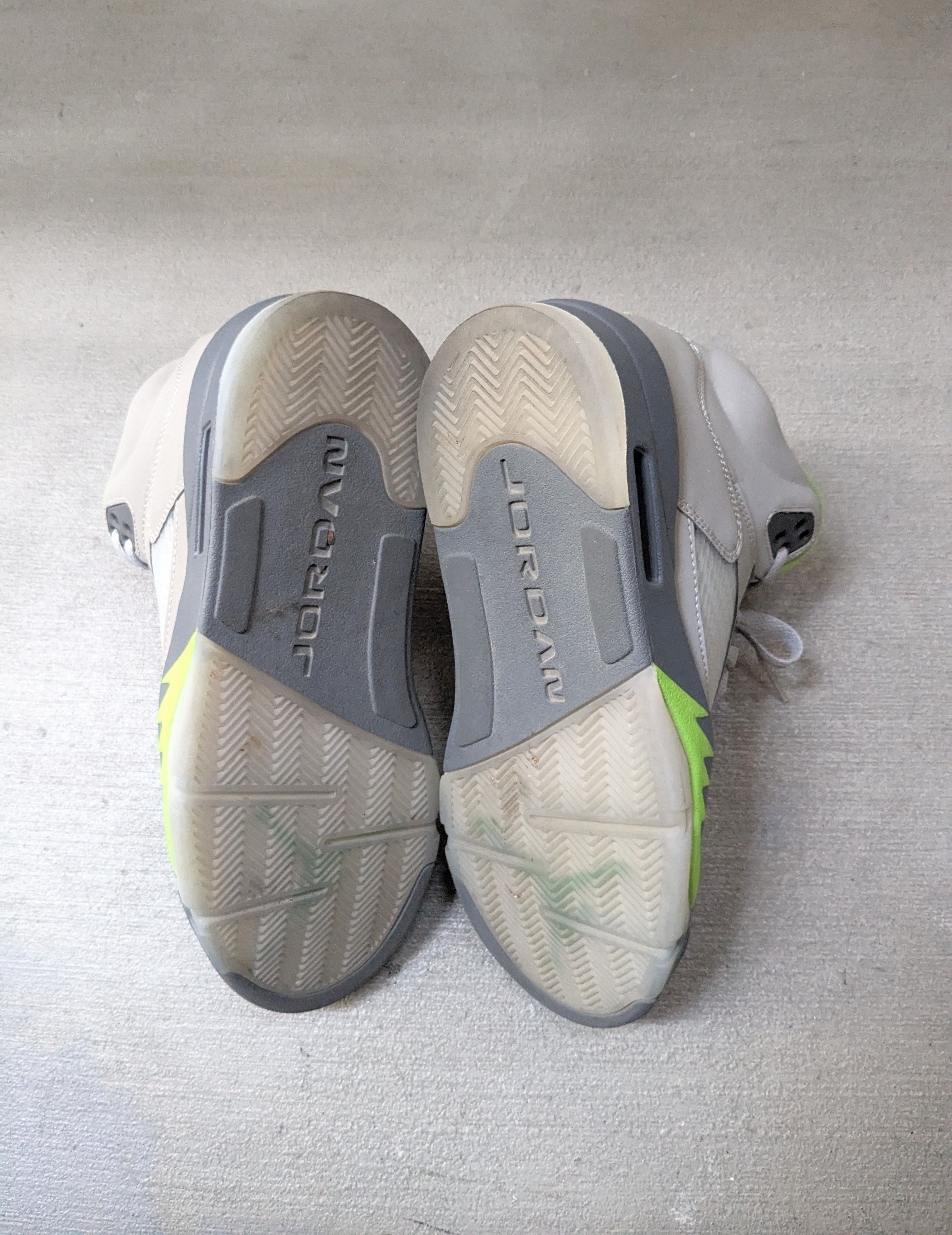 Jordan Brand Nike Air Jordan 5 Retro Green Bean DM9014-003 Metallic Size US 9 / EU 42 - 15 Thumbnail