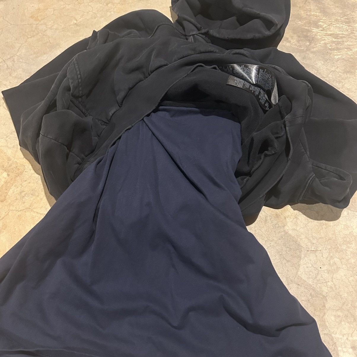 Balenciaga × Designer RARE Balenciaga “Be Different” Layered Oversized Hoodie Size US S / EU 44-46 / 1 - 16 Thumbnail