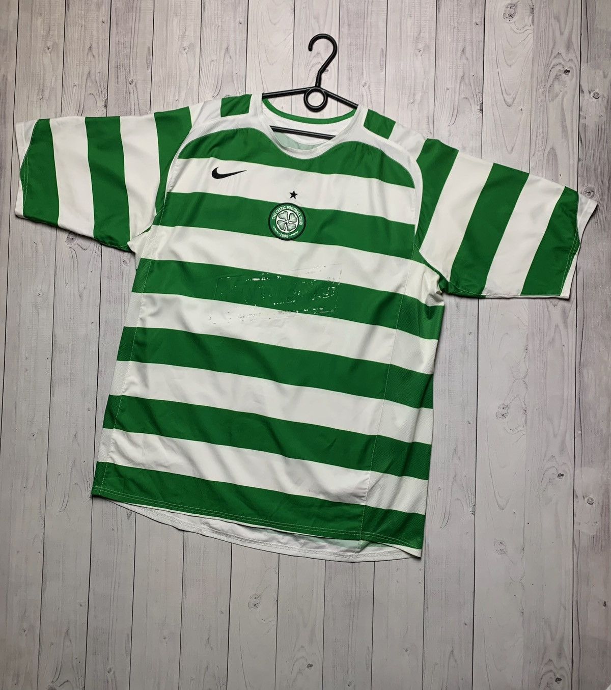 Vintage Vintage Nike Celtic soccer jersey size XL total 90 Size US XL / EU 56 / 4 - 1 Thumbnail