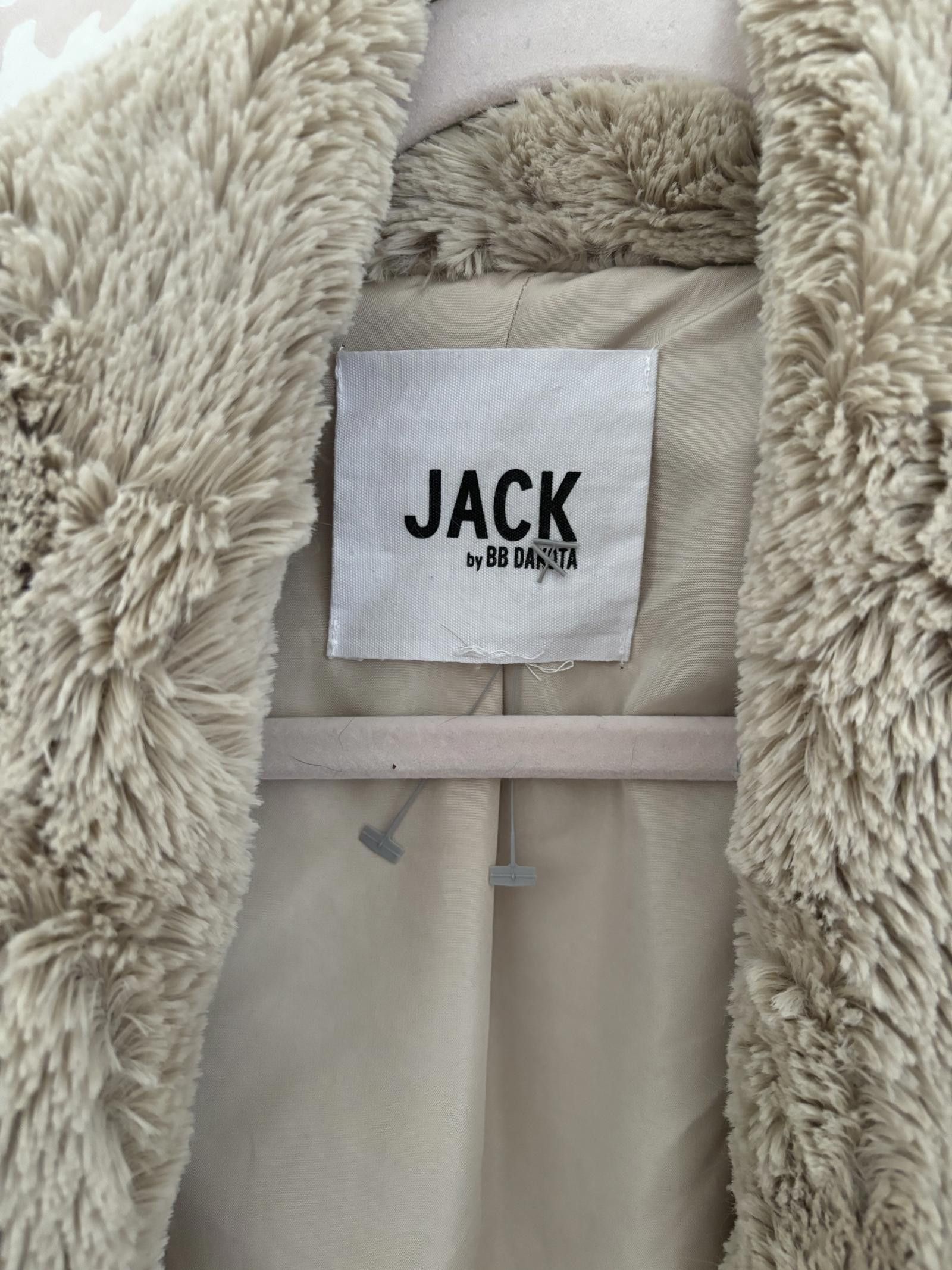 Designer NWOT Cozy Faux Fur Jacket by JACK by BB DAKOTA Size ONE SIZE - 3 Thumbnail