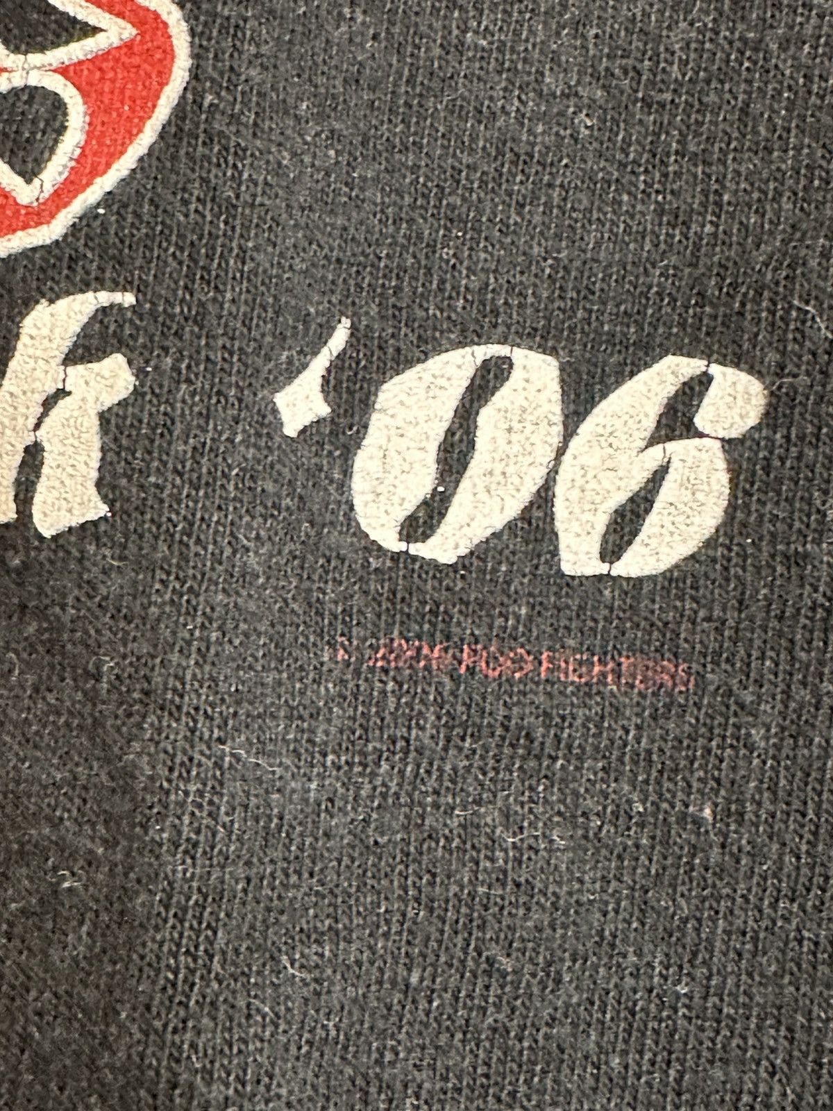 Band Tees 🔥 Foo Fighters 2006 Hyde Park Concert Rock Band T Shirt Y2K Size US M / EU 48-50 / 2 - 2 Thumbnail
