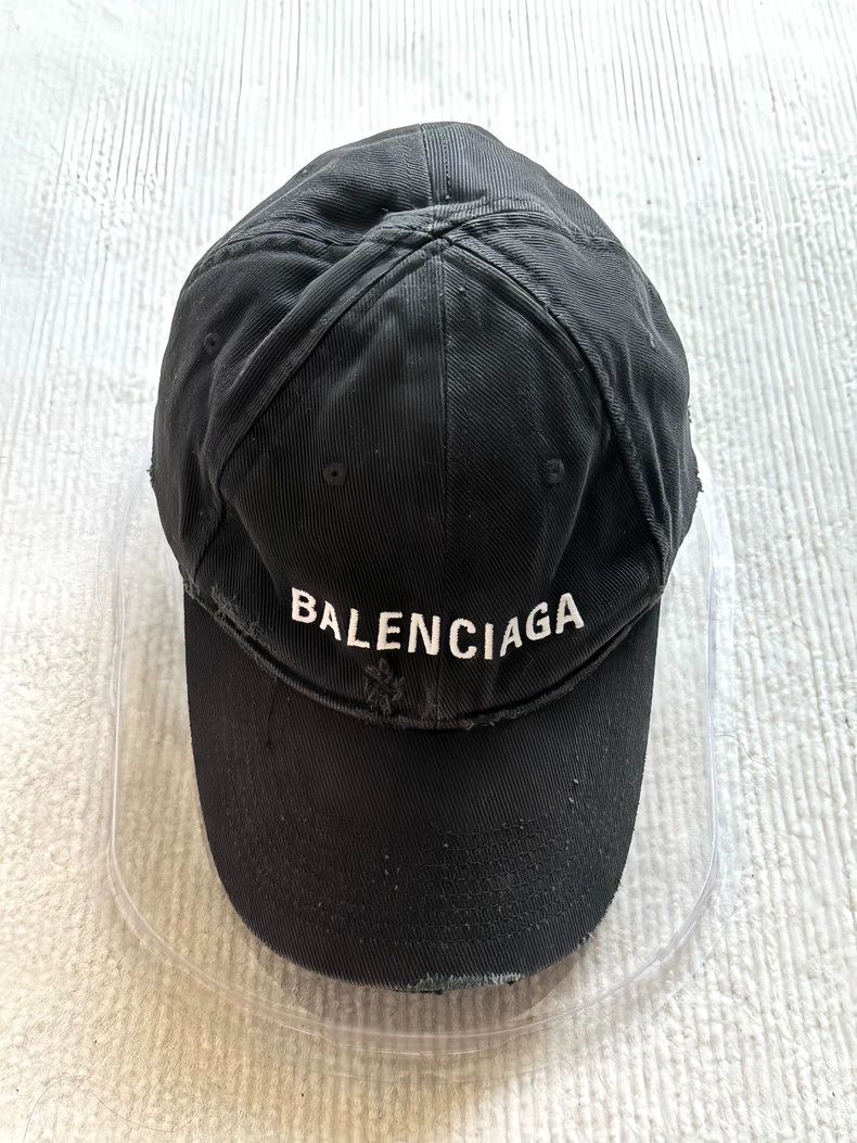 Balenciaga Balenciaga Washed Vintage Embroidered Baseball Cap - dmc Size ONE SIZE - 1 Thumbnail