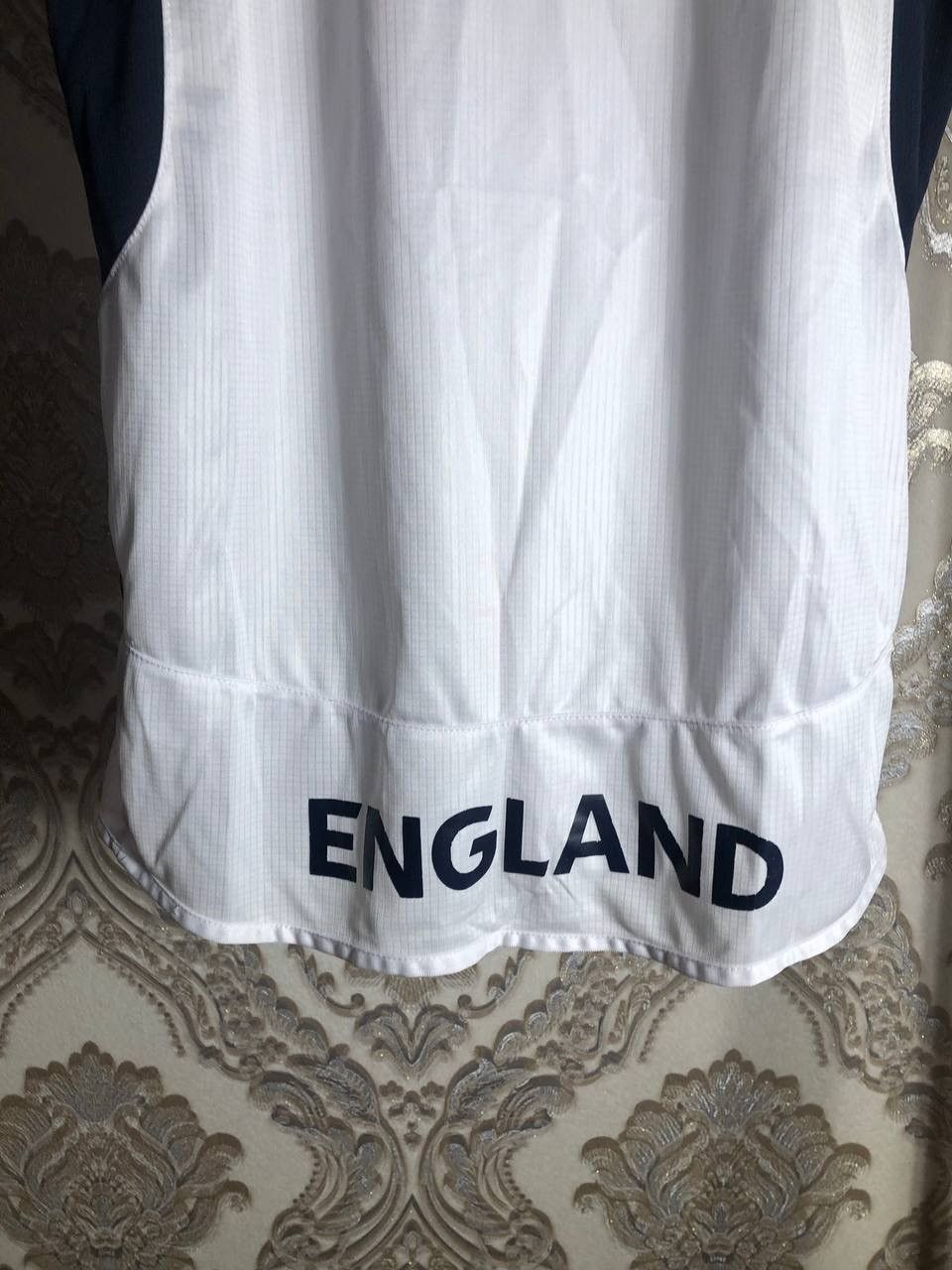 Umbro VINTAGE UMBRO ENGLAND RETRO SOCCER JERSEY MANCHESTER Y2K 90s Size US M / EU 48-50 / 2 - 7 Thumbnail