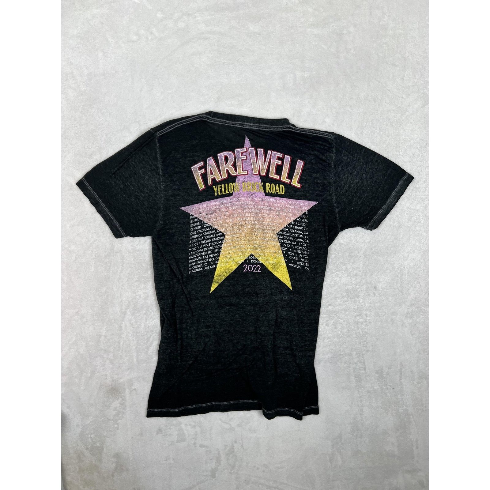 Other Elton John Farewell Yellow Brick Road T-Shirt Mens Small Bla Size US S / EU 44-46 / 1 - 10 Thumbnail
