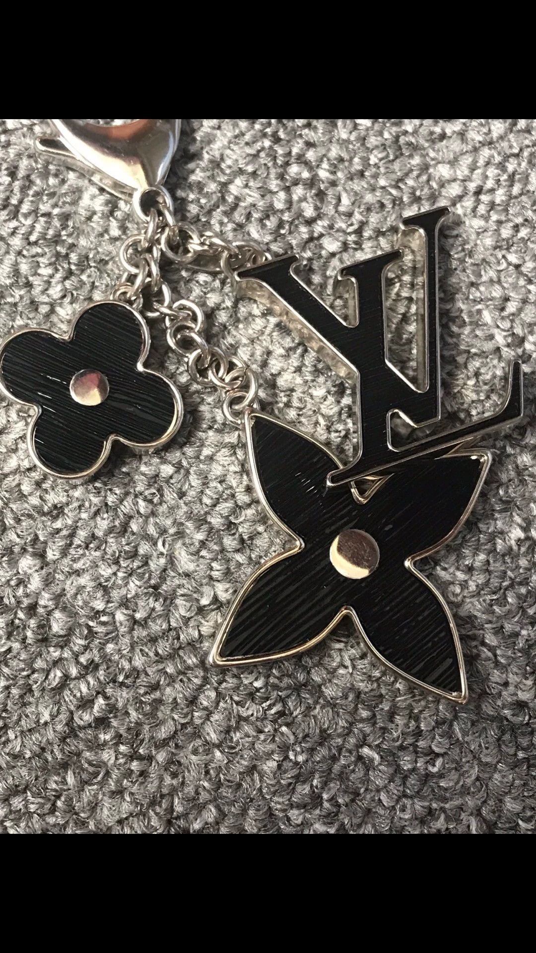 Louis Vuitton Louis Vuitton New Water Wave Bag Charm Keychain Size ONE SIZE - 3 Thumbnail