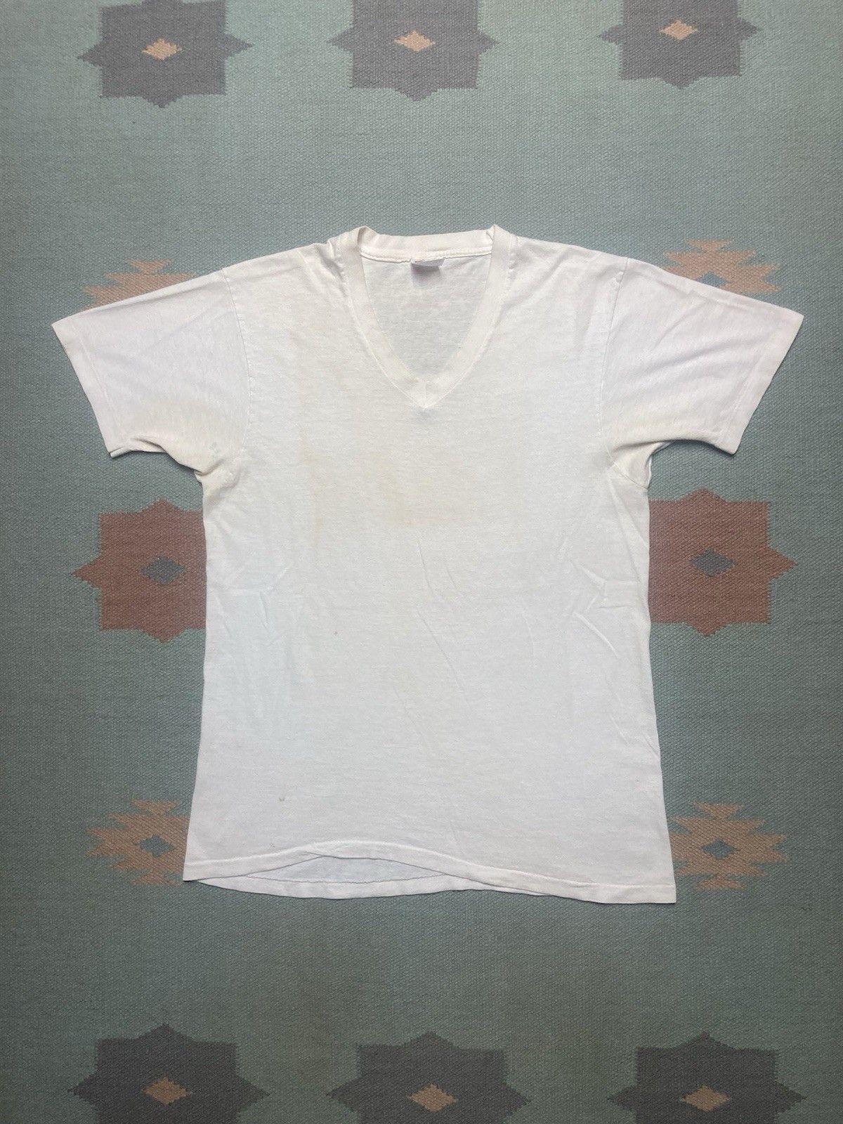 Vintage Vtg blank white t shirt v neck hanes soft cotton worn large Size US L / EU 52-54 / 3 - 1 Thumbnail