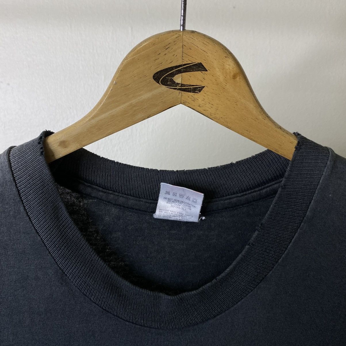 Vintage Vintage 90s Go And Back Sunfaded Black T Shirt Size US L / EU 52-54 / 3 - 4 Thumbnail