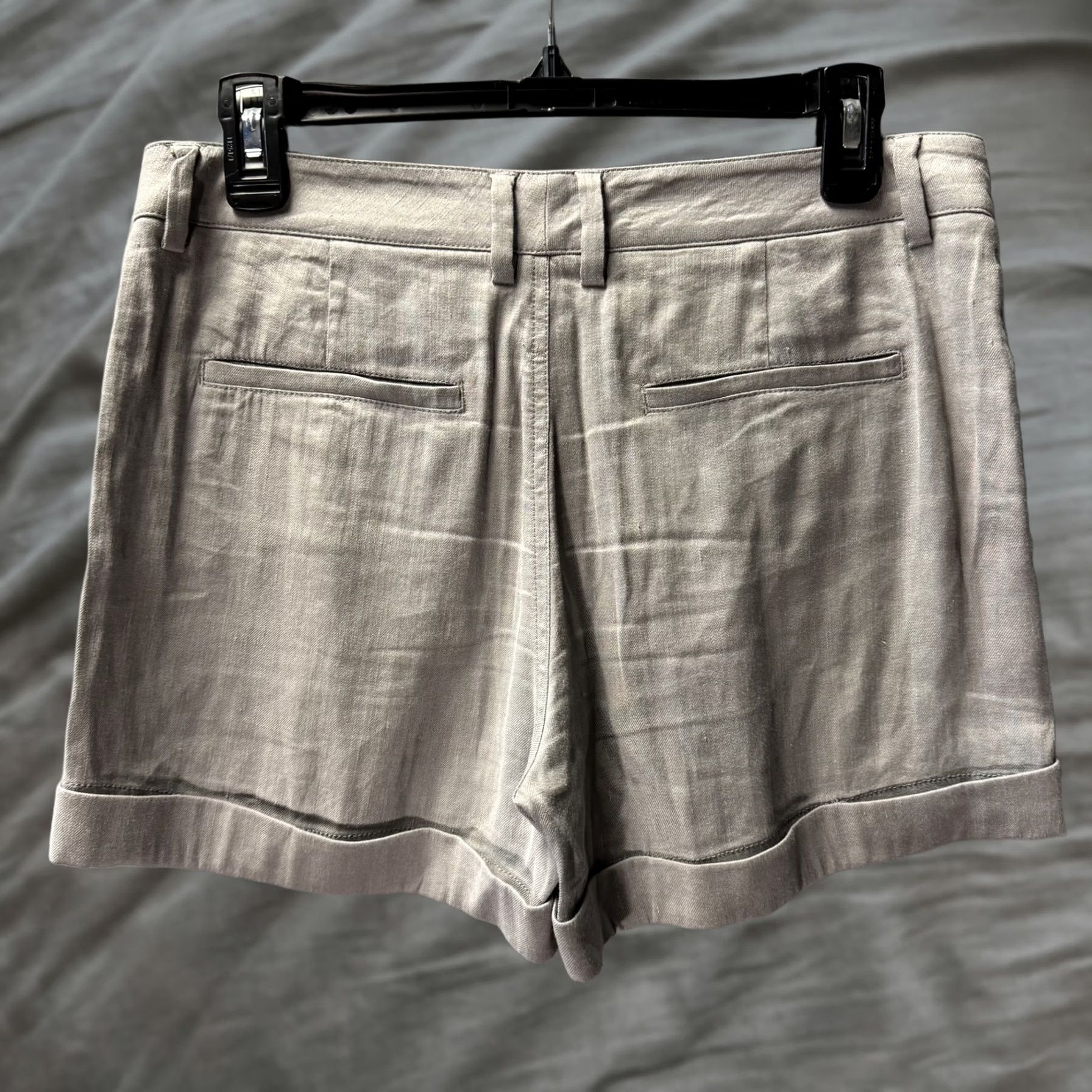 Vince Vince Shorts Womens 2 Gray Linen Blend Rolled Hem Pockets Lightweight Casual Chino, Regular, Flat Front, Belt Loops, Zip Fly Womens Size 26" / US 2 / IT 38 - 1 Thumbnail