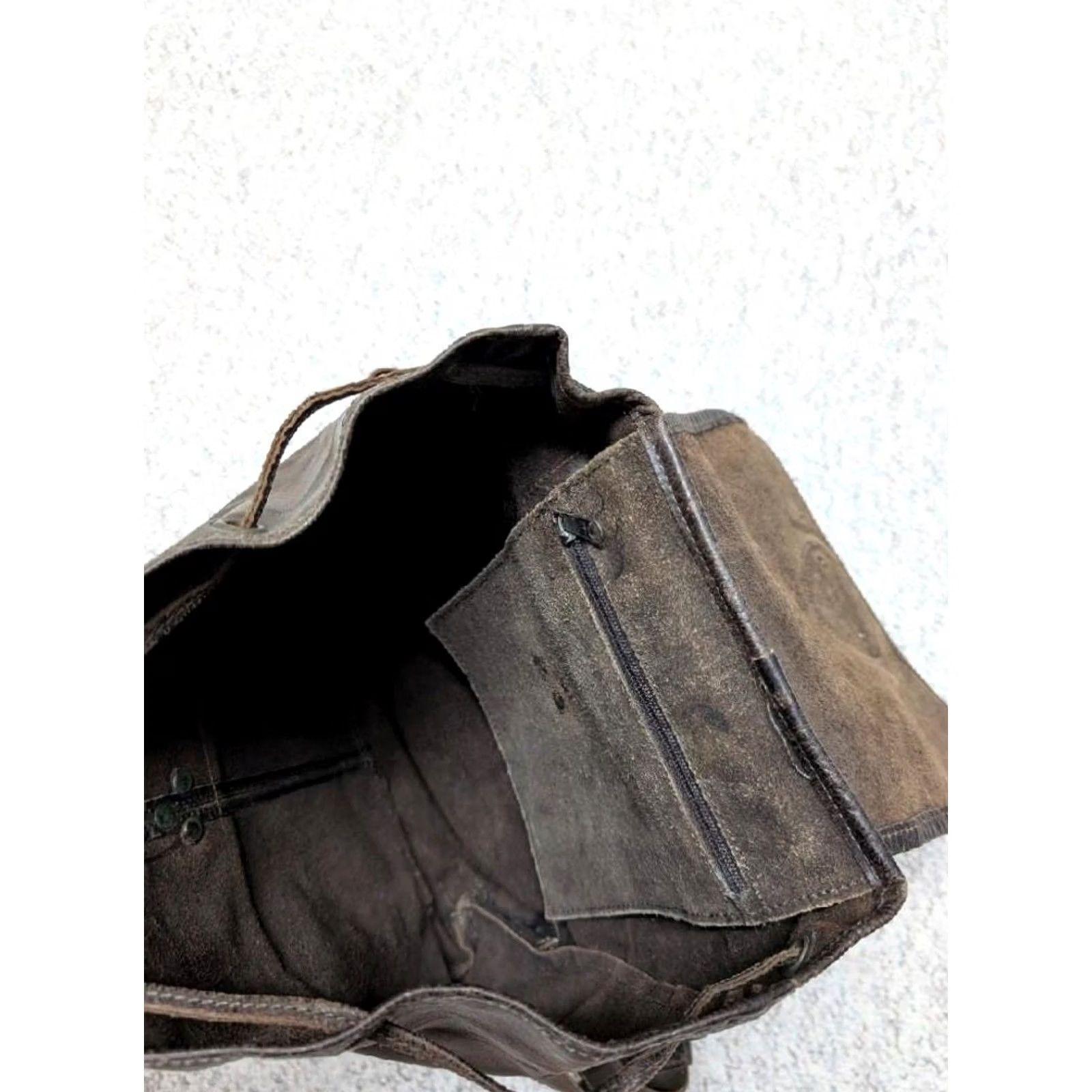 Ocean Pacific VINTAGE Ocean Pacific backpack OP brown leather cowhide bag 1990s medium unisex adults Size ONE SIZE - 5 Thumbnail
