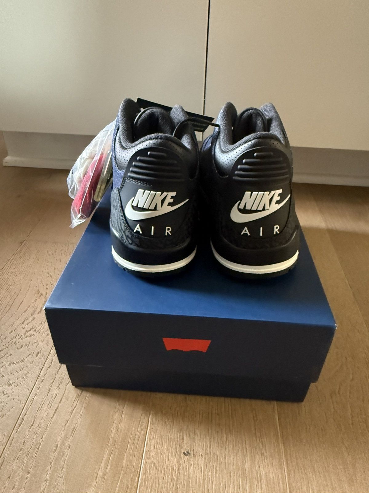 Jordan Brand × Levi's Levis x Air Jordan 3 Retro SP Denim Blue IH7959-400 Size US 9.5 / EU 42-43 - 4 Thumbnail