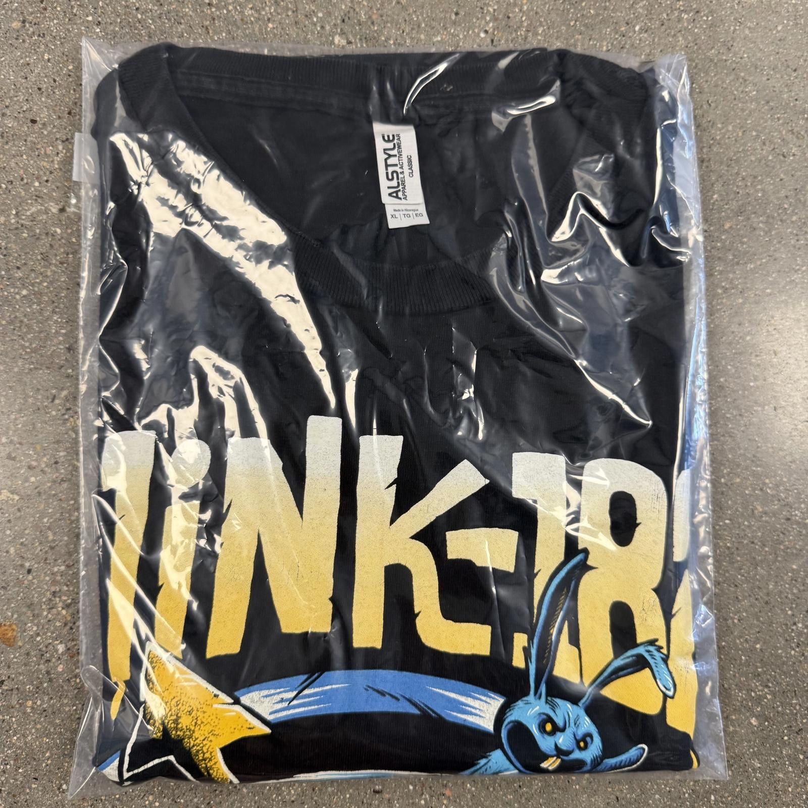 Designer Vintage Blink-182 20 Years Promo T-Shirt NWOT XL Size US XL / EU 56 / 4 - 9 Thumbnail