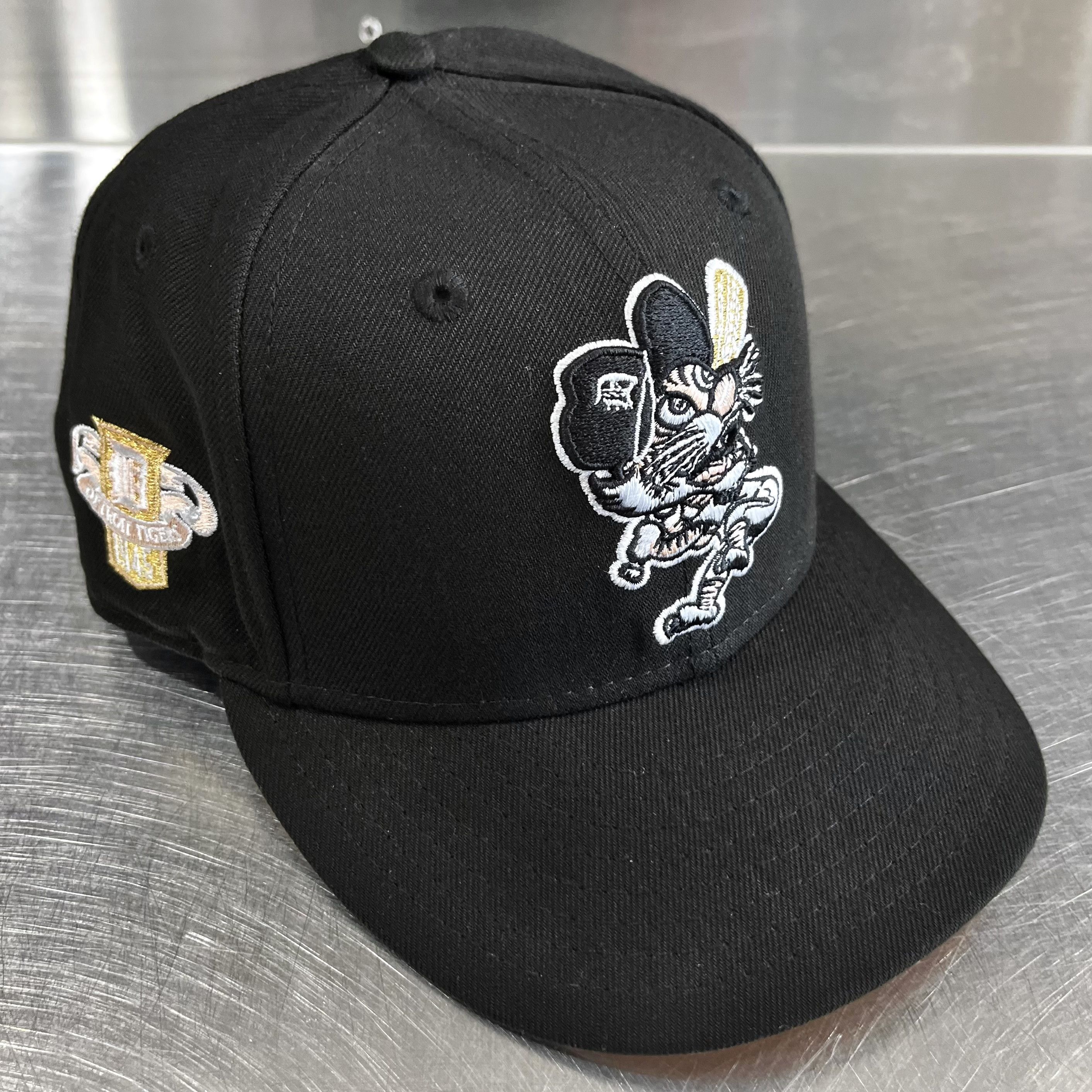New Era Detroit Tigers Coked Out 59FIFTY Sports World Hat 7 1/4 Size ONE SIZE - 1 Thumbnail