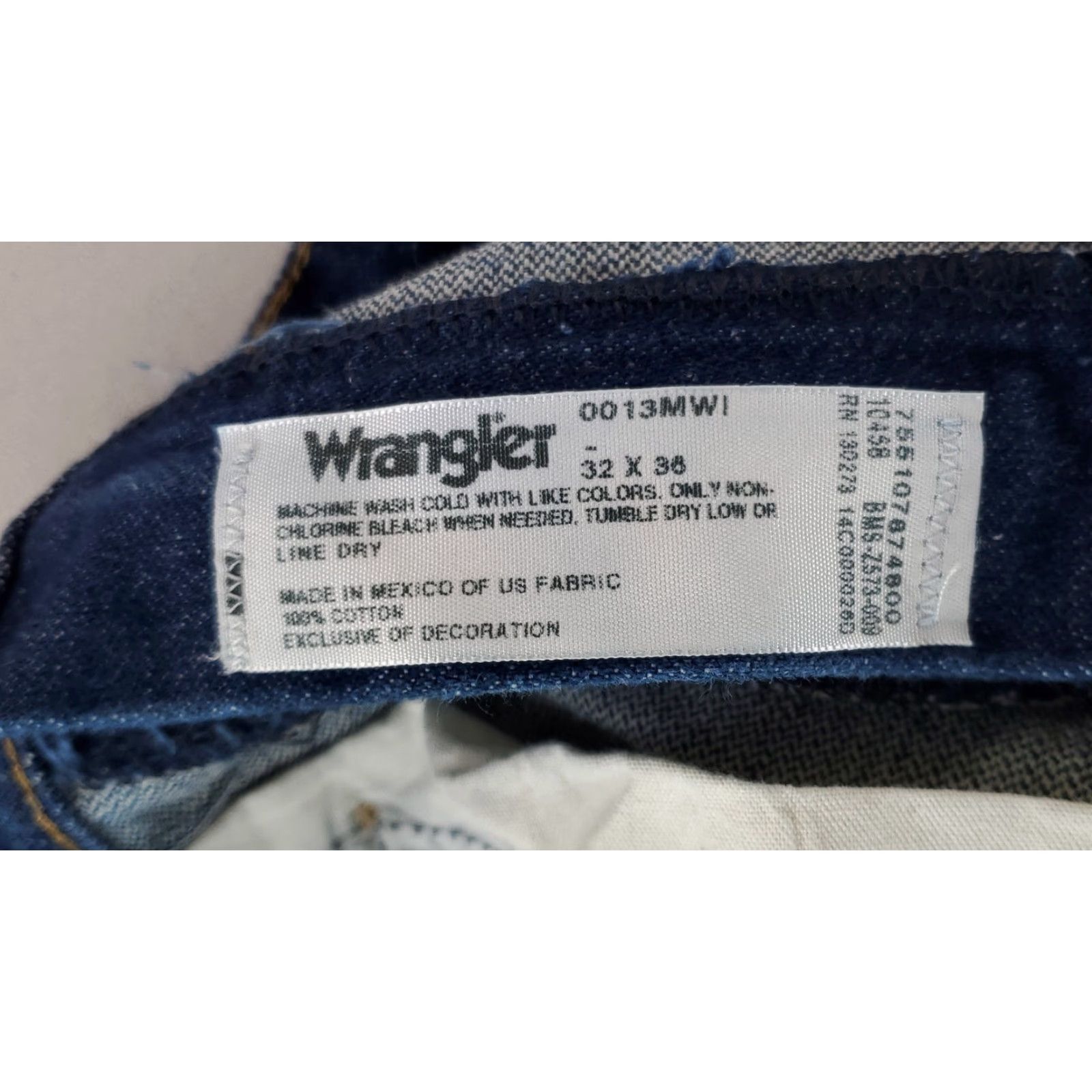 Wrangler VINTAGE Wrangler Jeans Blue Mens 32x36 90s Straight Jeans 32x35 Actual Mens Size US 32 / EU 48 - 4 Thumbnail