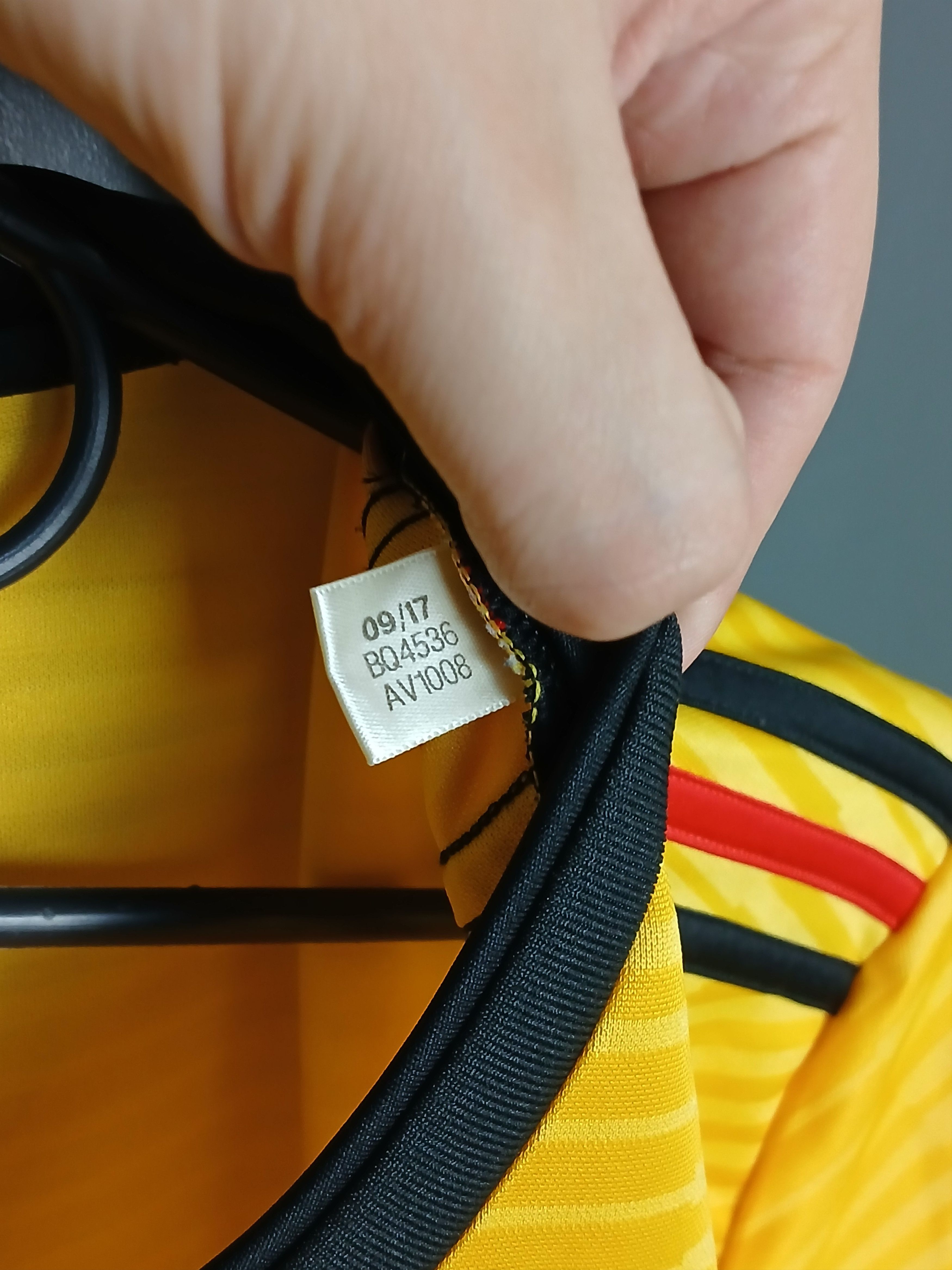 Adidas Belgium National Football Team 2018 Away Jersey T-Shirt Size US XL / EU 56 / 4 - 14 Thumbnail