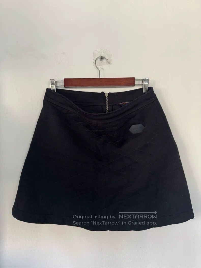 Louis Vuitton Louis Vuitton size l Black hip skirt Size 24" / US 00 / IT 34 - 1 Thumbnail