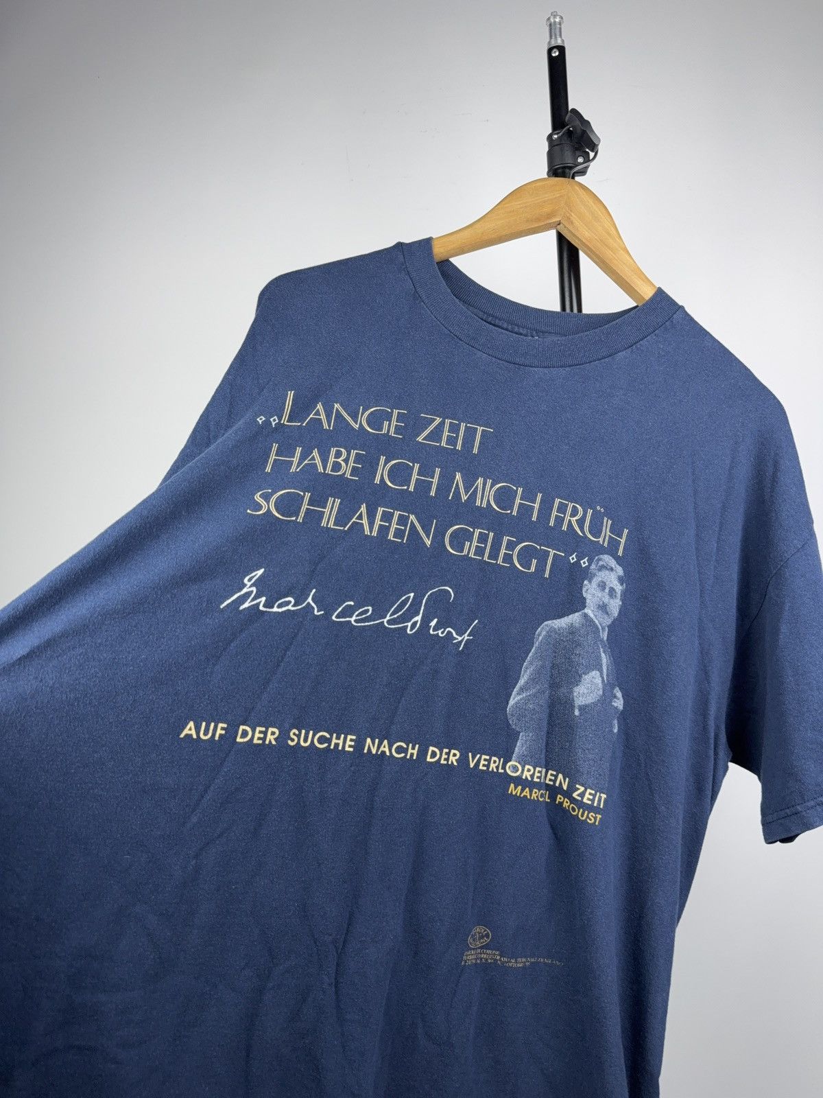 Vintage Parole di Cotone Marcel Proust Quote Tee Navy Italy Vintage Size US L / EU 52-54 / 3 - 3 Thumbnail