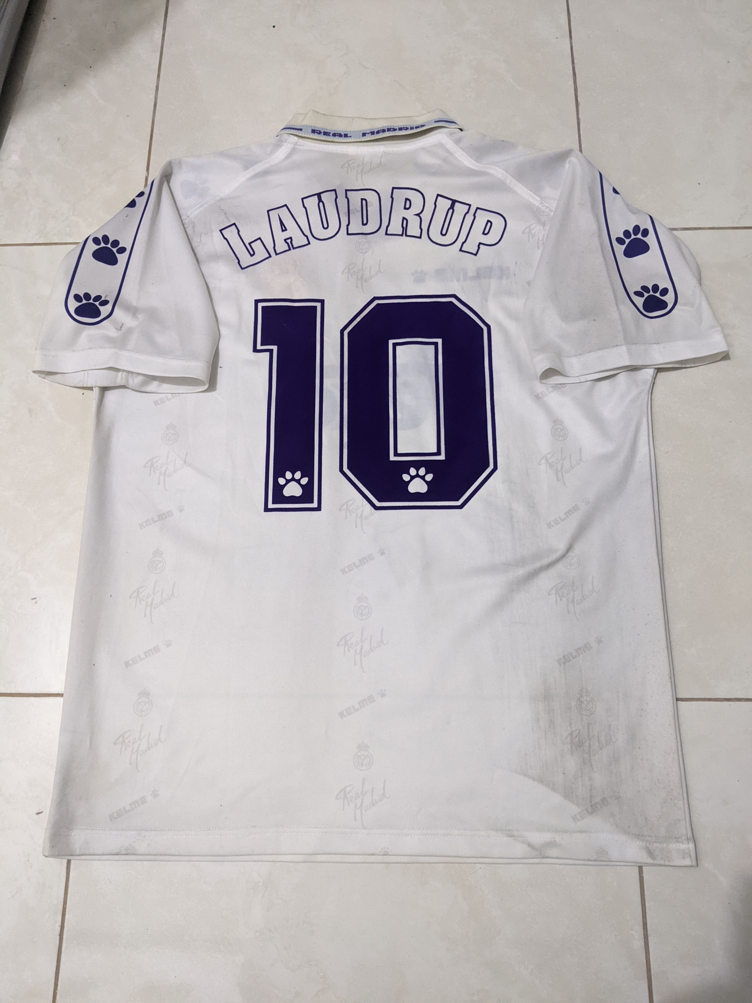 Vintage Real Madrid 1994-95 home M.laudrup Jersey football shirt Size US L / EU 52-54 / 3 - 2 Thumbnail