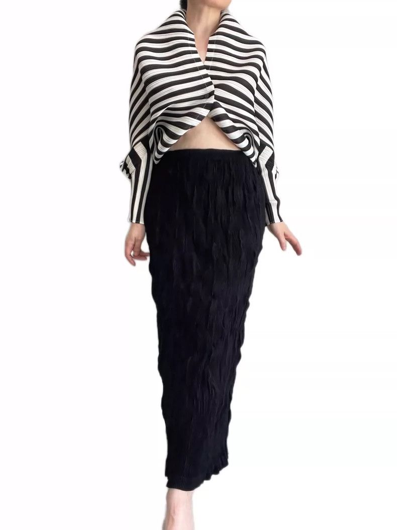 Issey Miyake Issey Miyake size:2 Black main line twisted pleated skirt Size 31" - 2 Thumbnail
