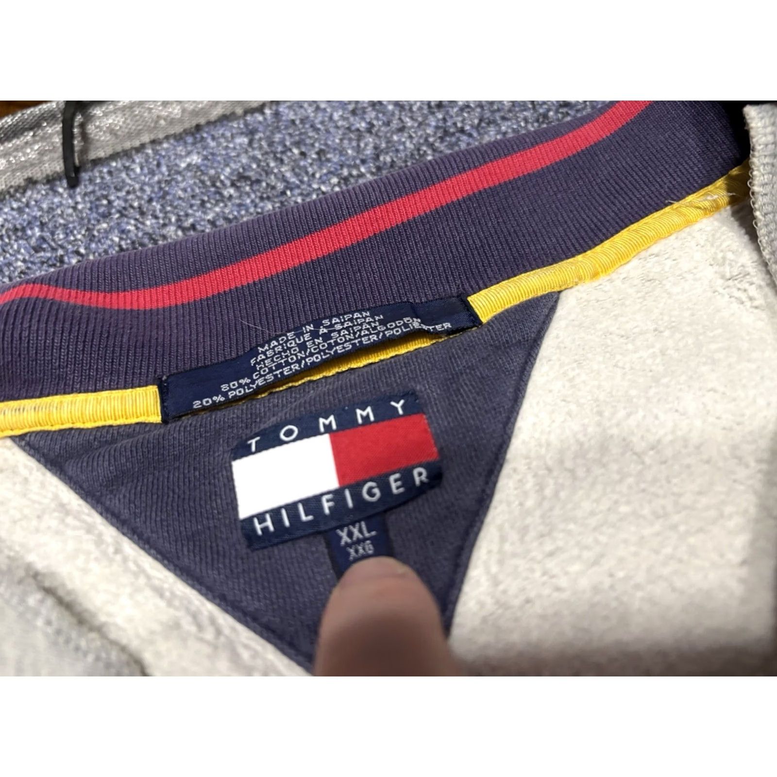 Tommy Hilfiger VINTAGE Tommy Hilfiger Pullover Mens 2XL Gray Logo 1/4 Zip 90s Quarter Zip Knit Mock Neck Embroidered D2 Size US XXL / EU 58 / 5 - 2 Thumbnail