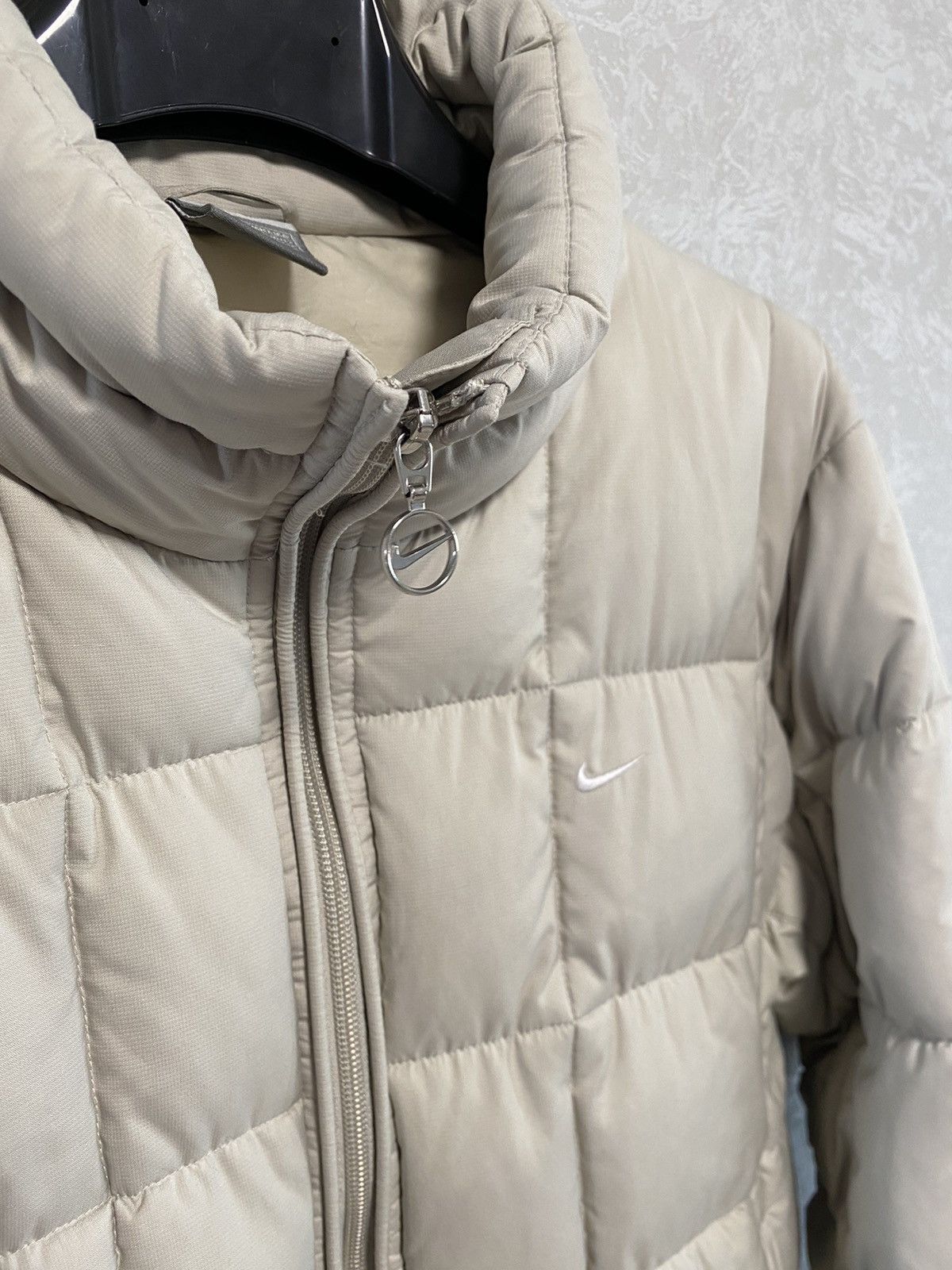 Nike × Vintage Vintage Nike Beige Puffer Jacket Size M 0OS Size M / US 6-8 / IT 42-44 - 2 Thumbnail