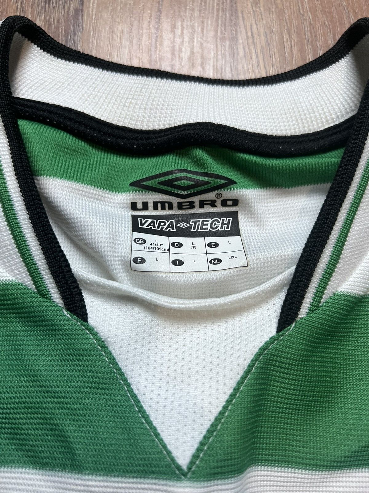 Umbro × Vintage Umbro Celtic jersey 2003 Size US L / EU 52-54 / 3 - 8 Thumbnail