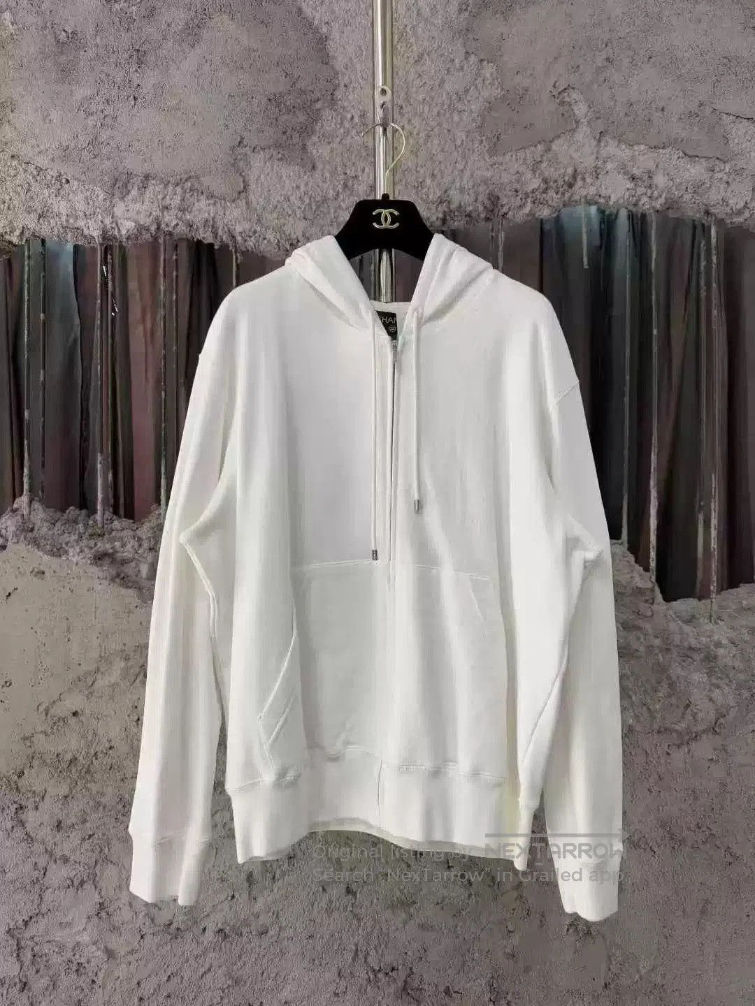 Chanel Chanel White Zip-Up Jacket. Size US L / EU 52-54 / 3 - 1 Thumbnail
