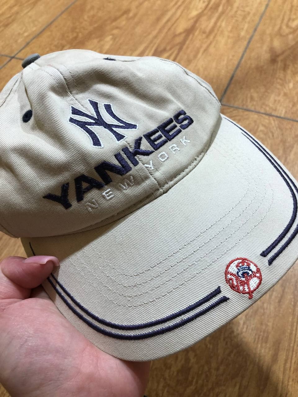 New York Yankees New York Yankees Strapback Twins Enterprise Tan Hat MLB Size ONE SIZE - 4 Thumbnail