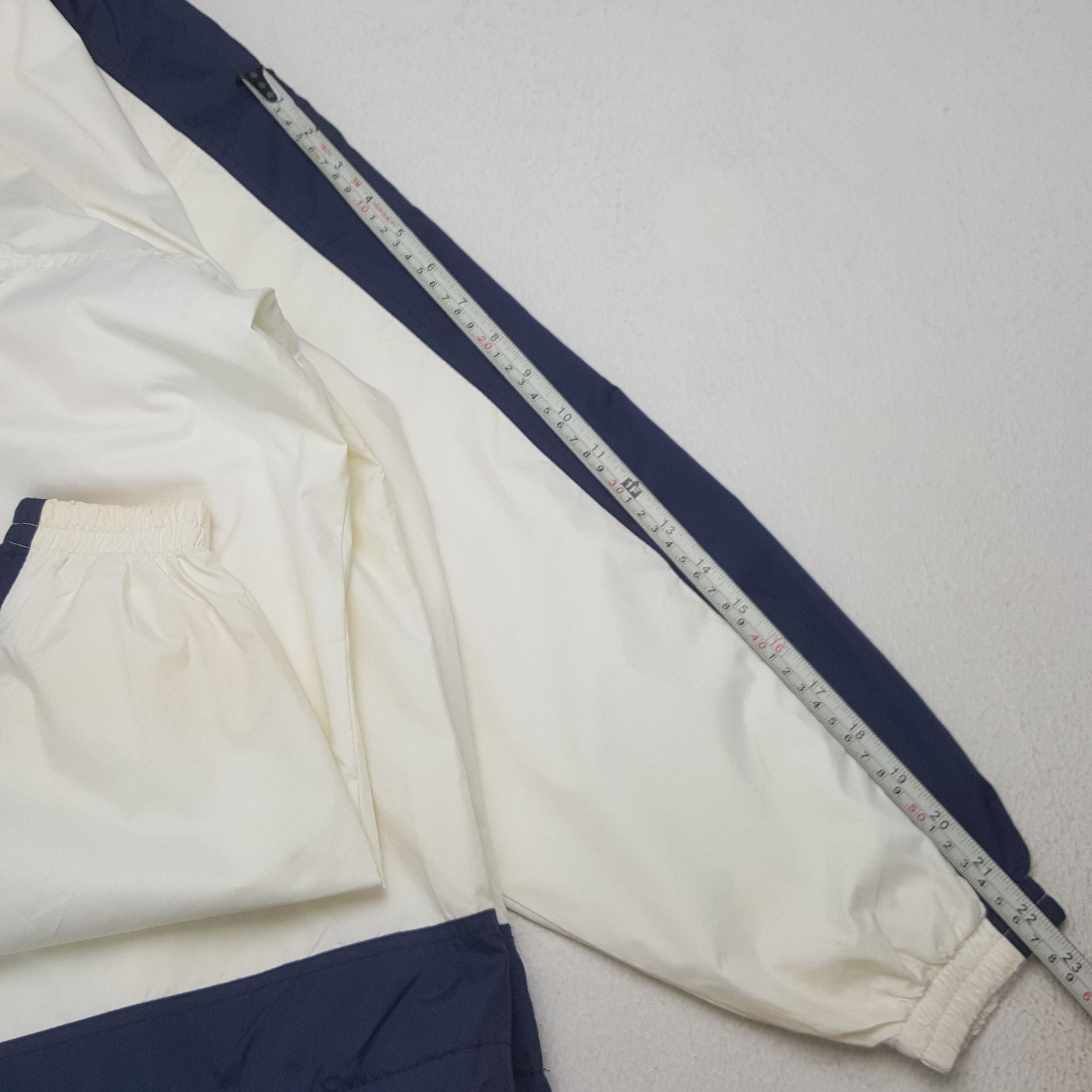 Diadora Vintage Diadora Retro Style Windbreaker Jacket C287N27 Size US L / EU 52-54 / 3 - 7 Thumbnail
