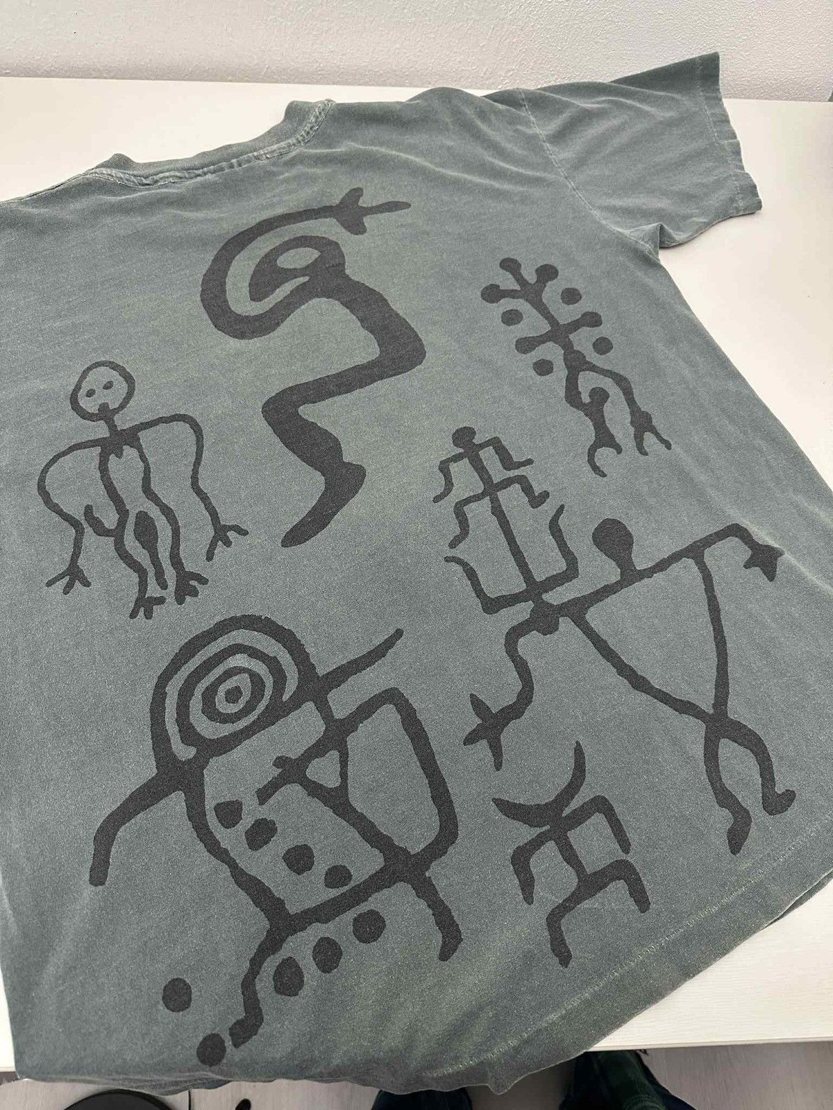 Anvil Vintage 90s Petroglyph Graphic Primitive Cave Art AOP Tshirt Size US L / EU 52-54 / 3 - 4 Thumbnail
