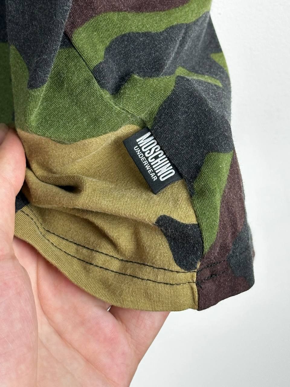 Moschino × Vintage Moschino Underwear Camo T-Shirt Size XL Size US XL / EU 56 / 4 - 7 Thumbnail